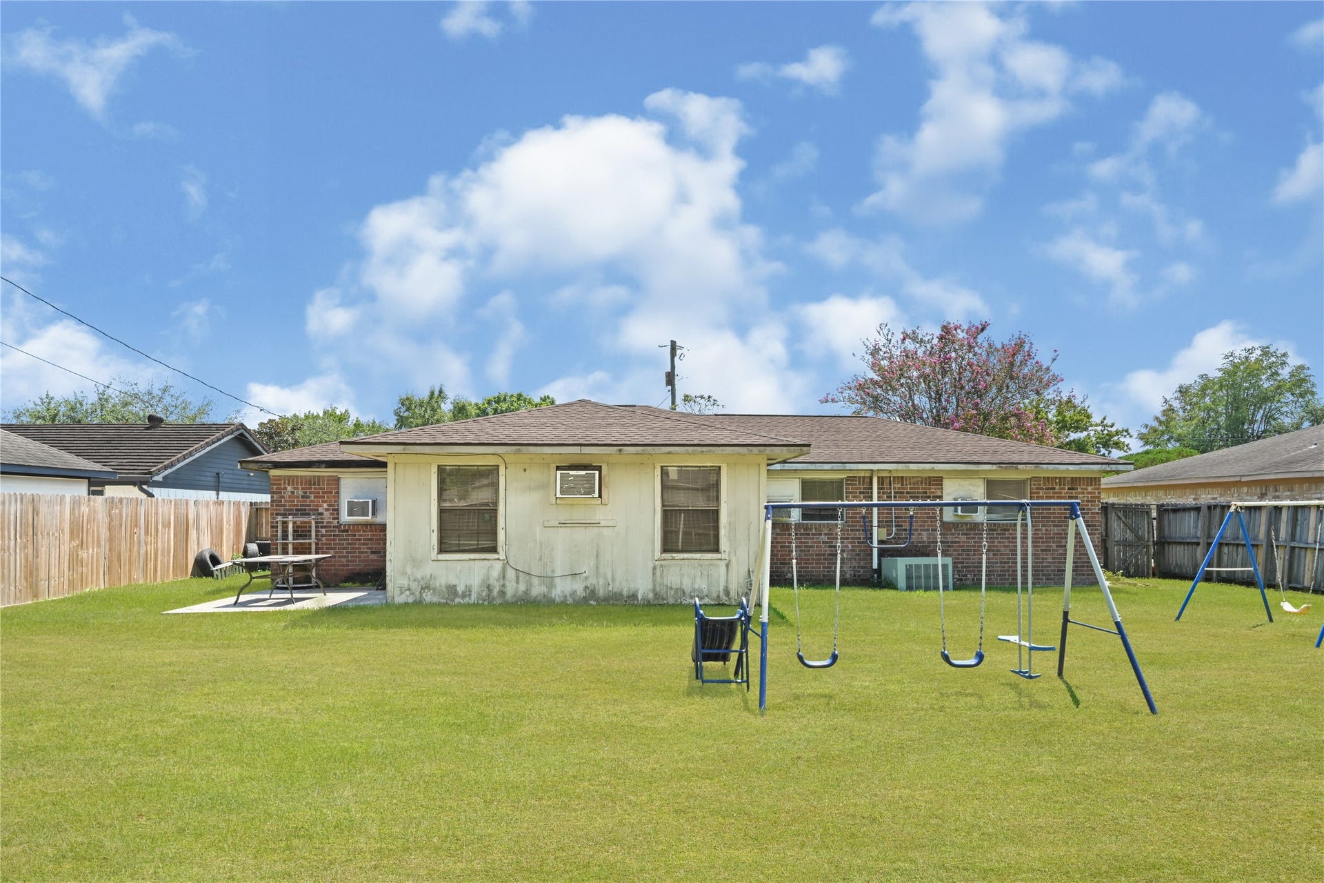 4811 25th Street, Dickinson, TX 77539 4811 25th Street, Dickinson, TX 77539