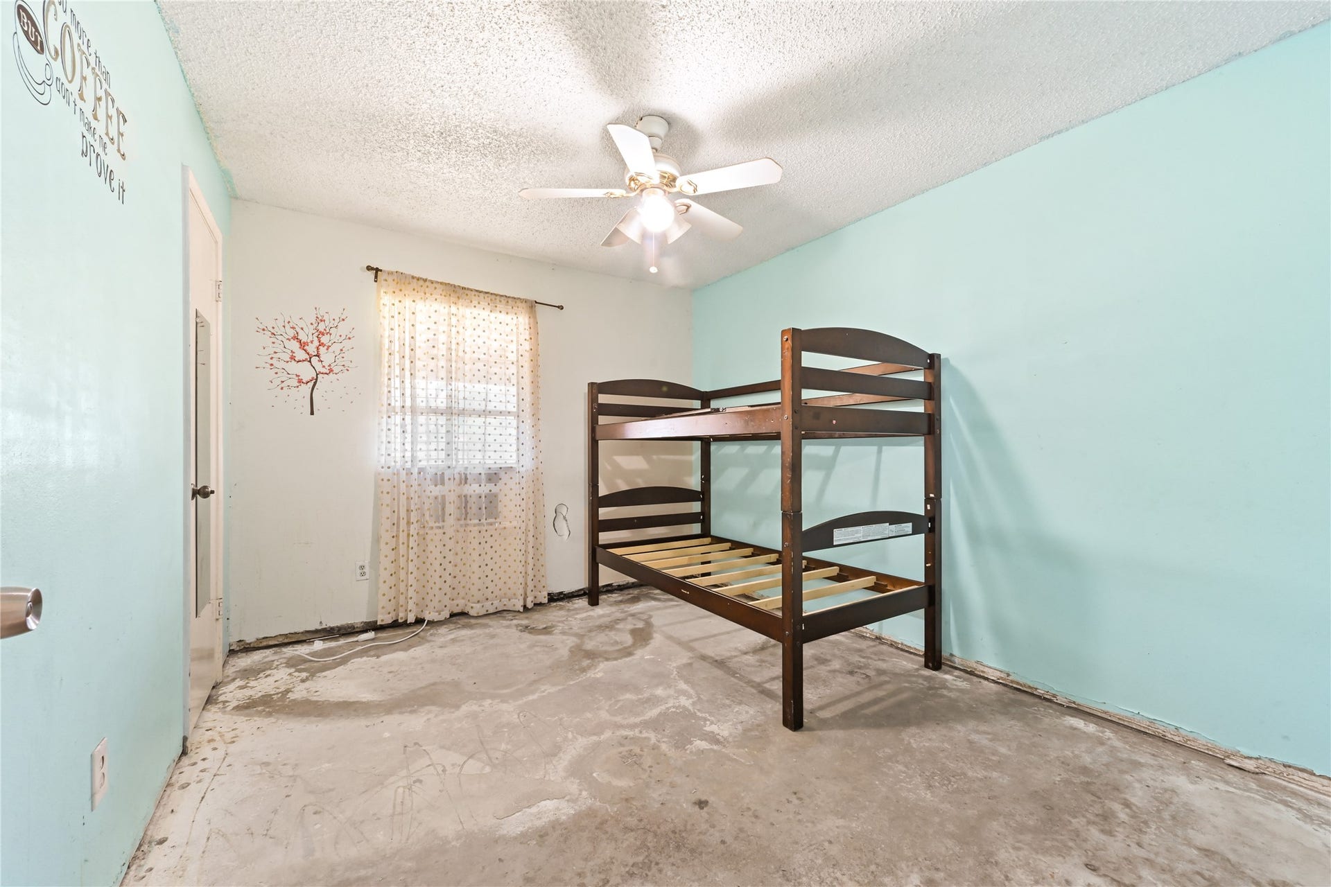 4811 25th Street, Dickinson, TX 77539 4811 25th Street, Dickinson, TX 77539