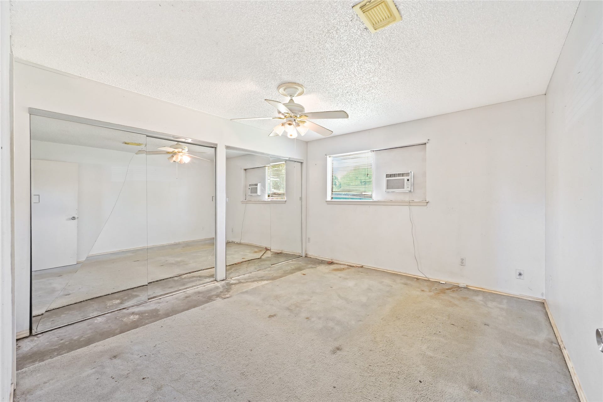 4811 25th Street, Dickinson, TX 77539 4811 25th Street, Dickinson, TX 77539