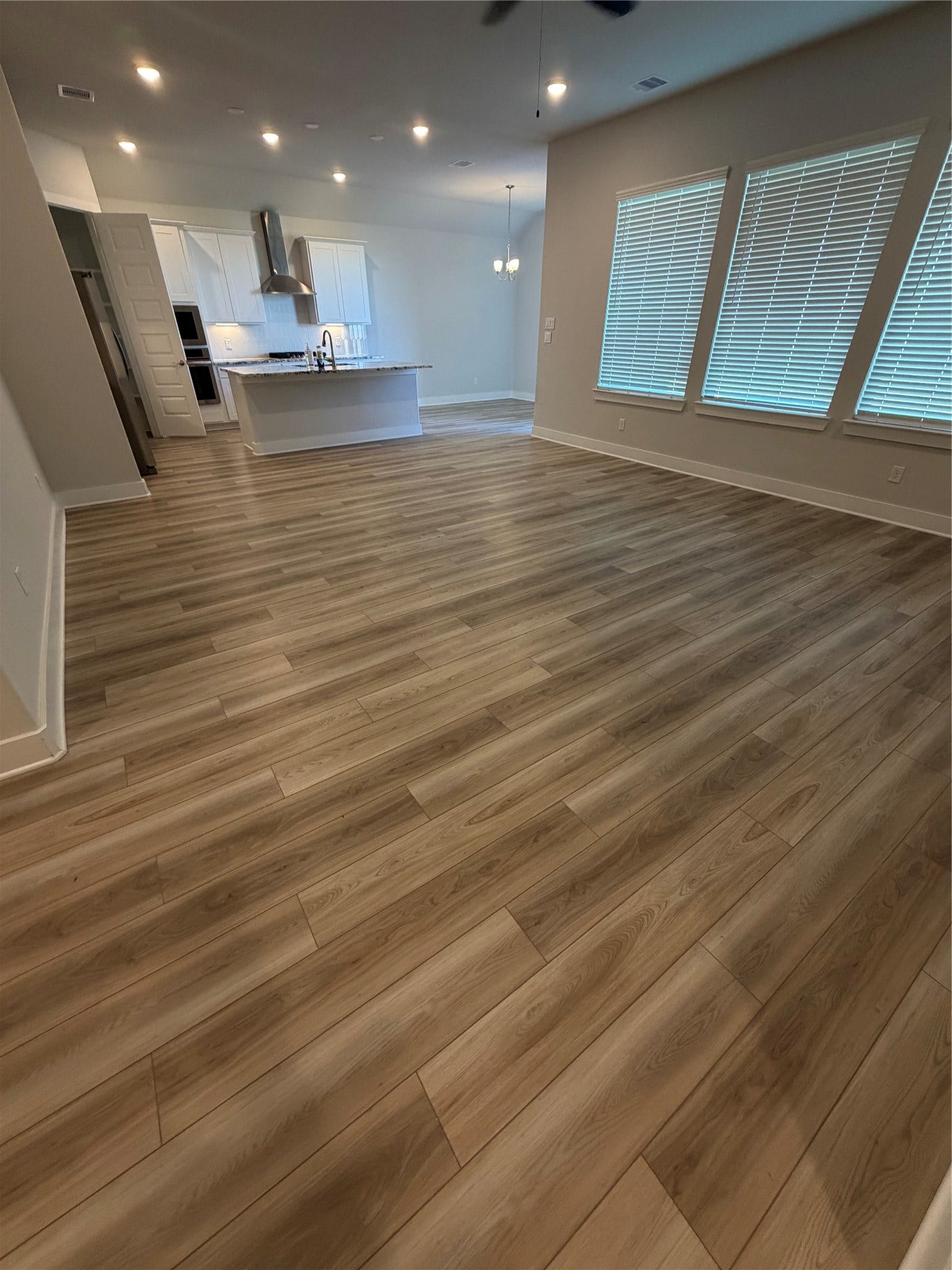 3306 Salton Sea Drive, Texas City, TX 77568 living room