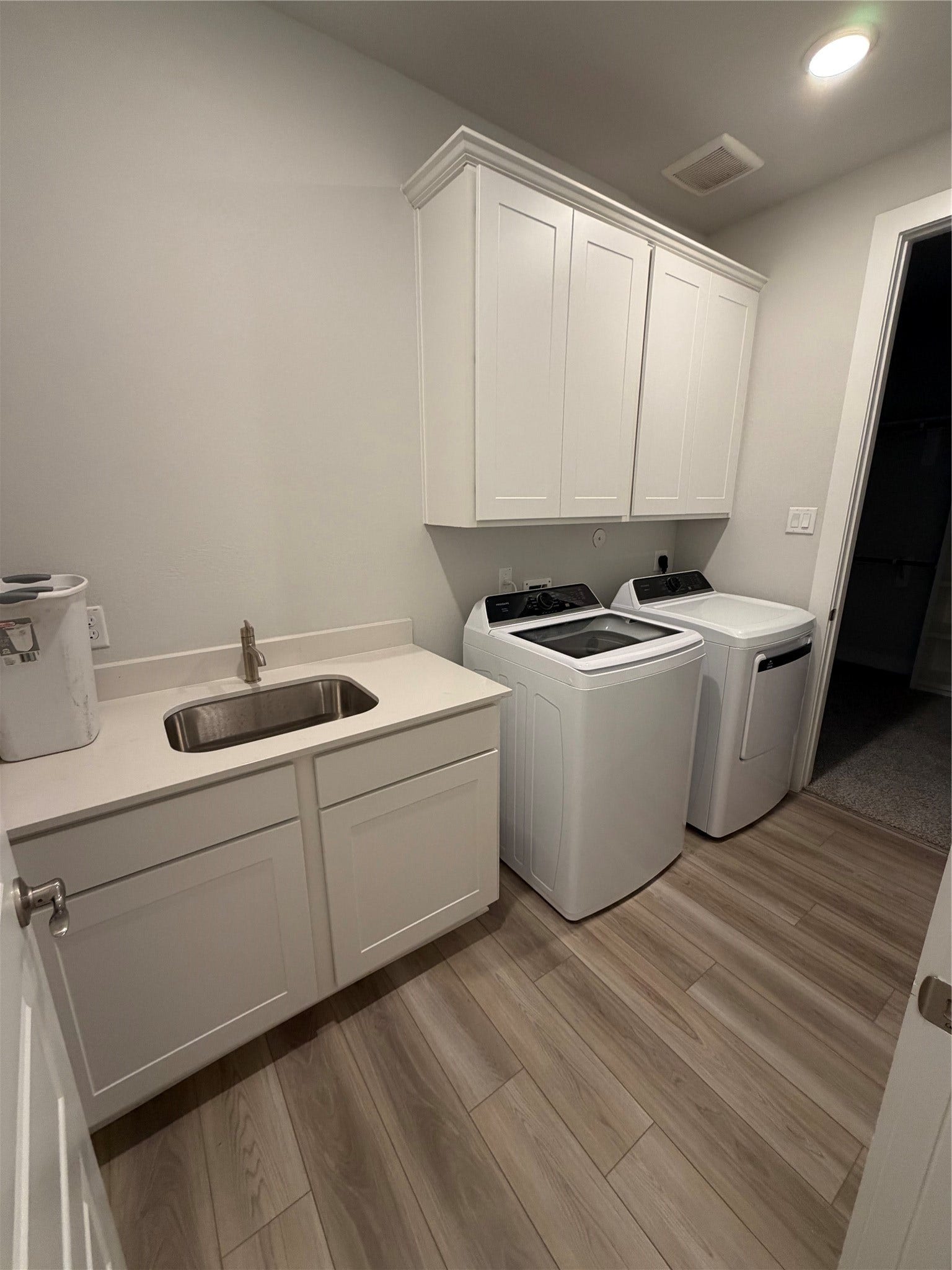 3306 Salton Sea Drive, Texas City, TX 77568 Laundry room