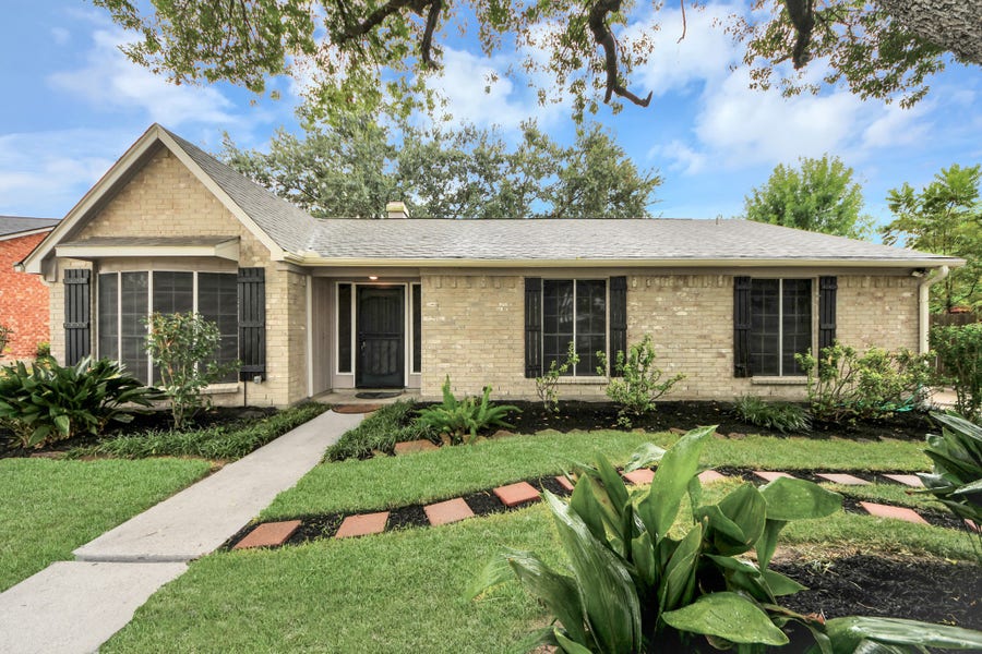 Property photo for 5409 Stone Creek Drive, La Porte, TX