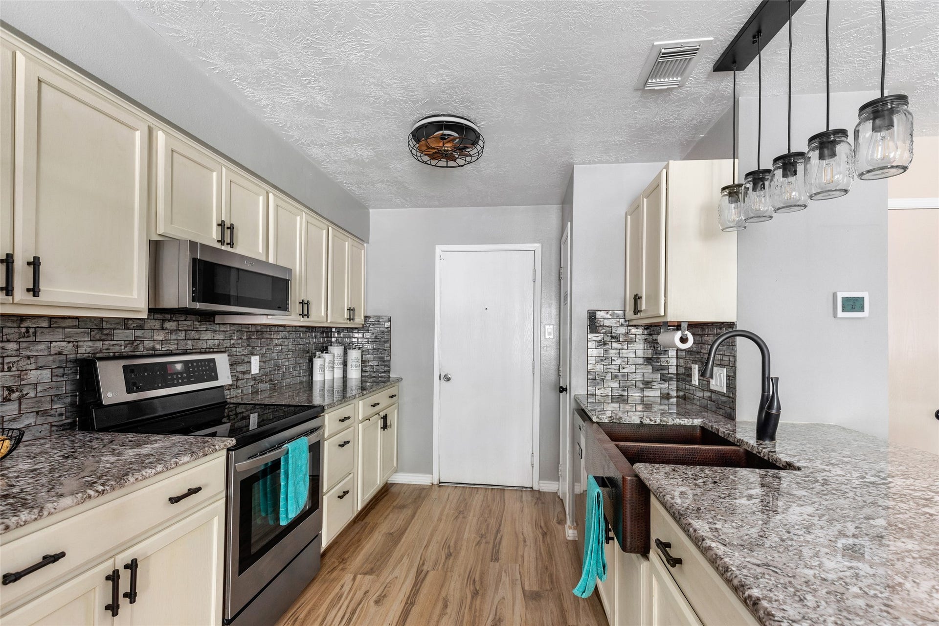 17703 Typhoon Way, Crosby, TX 77532