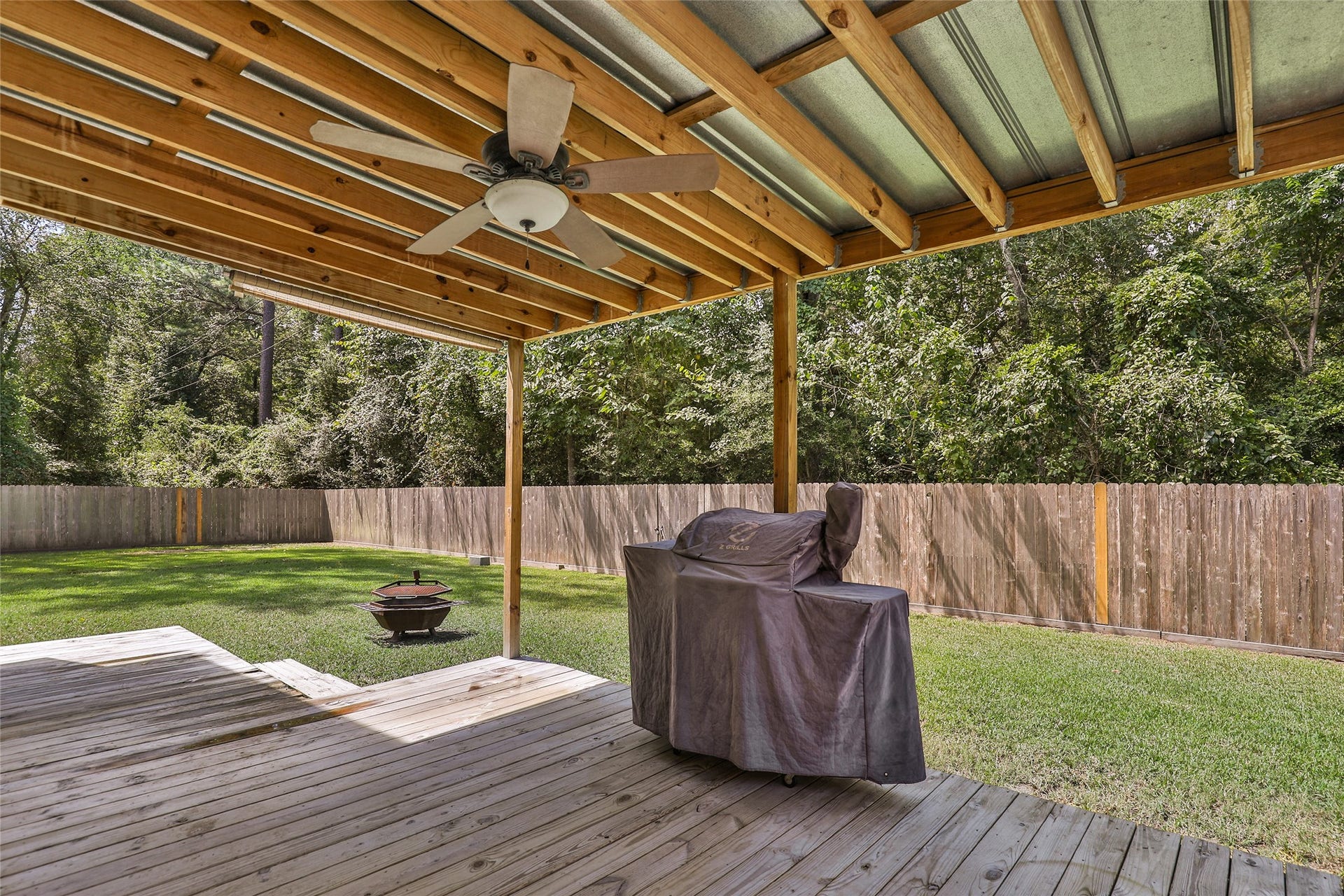 17703 Typhoon Way, Crosby, TX 77532