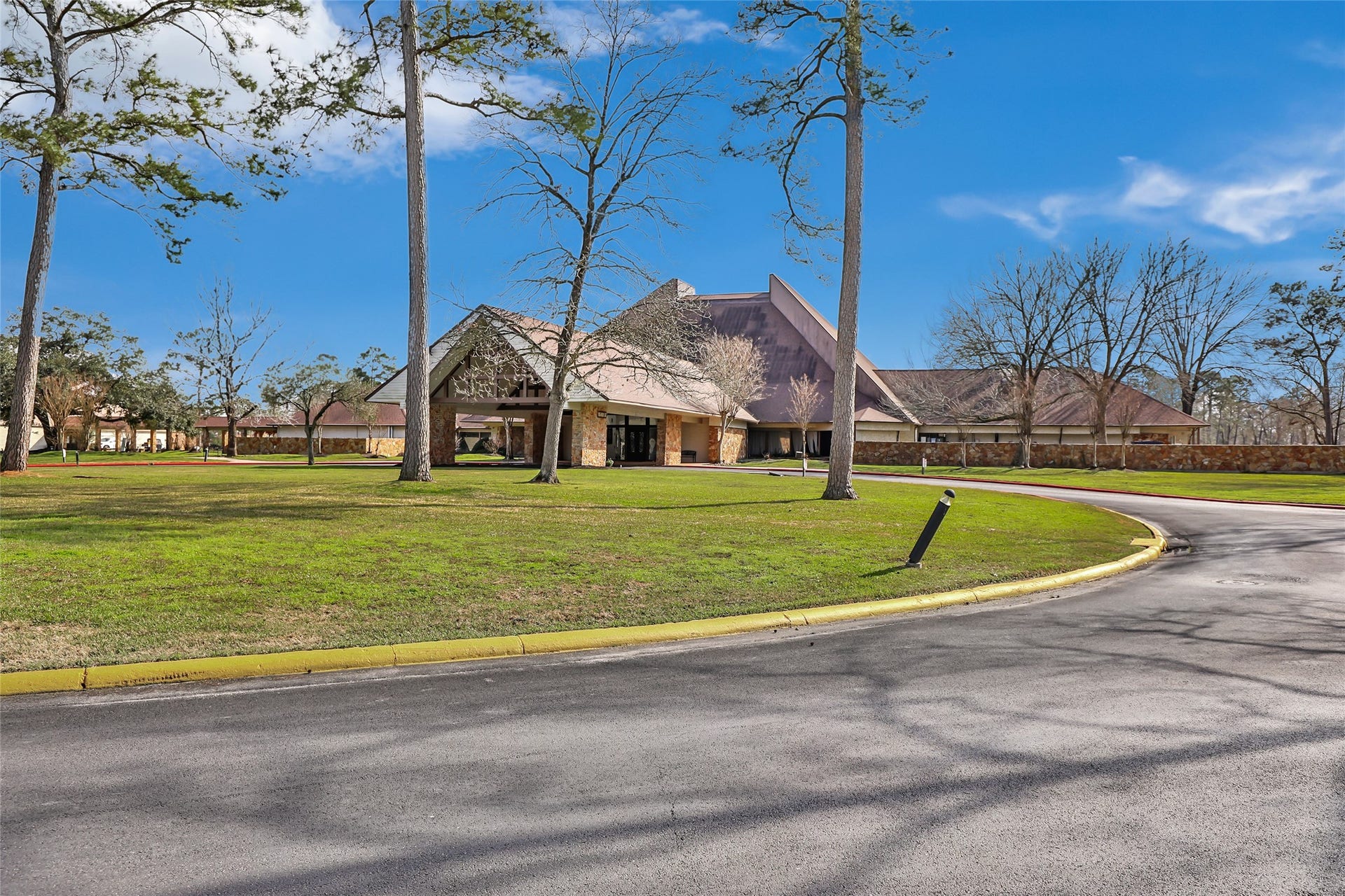 17703 Typhoon Way, Crosby, TX 77532