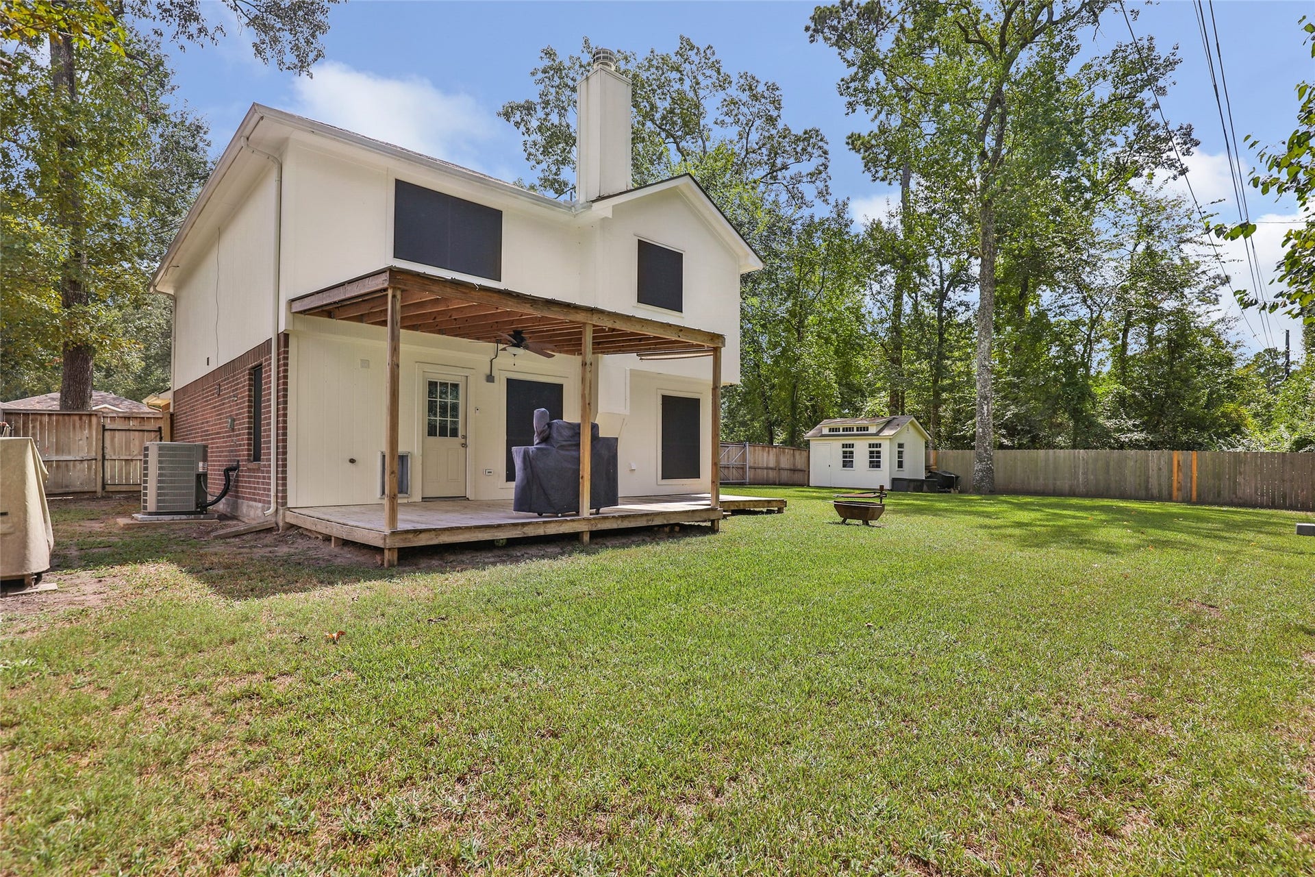17703 Typhoon Way, Crosby, TX 77532