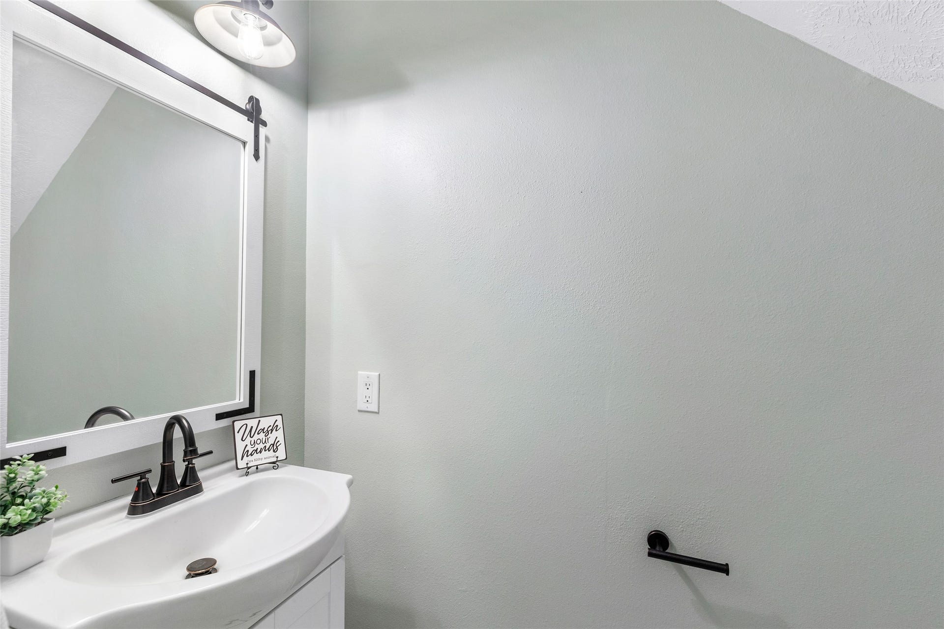 17703 Typhoon Way, Crosby, TX 77532