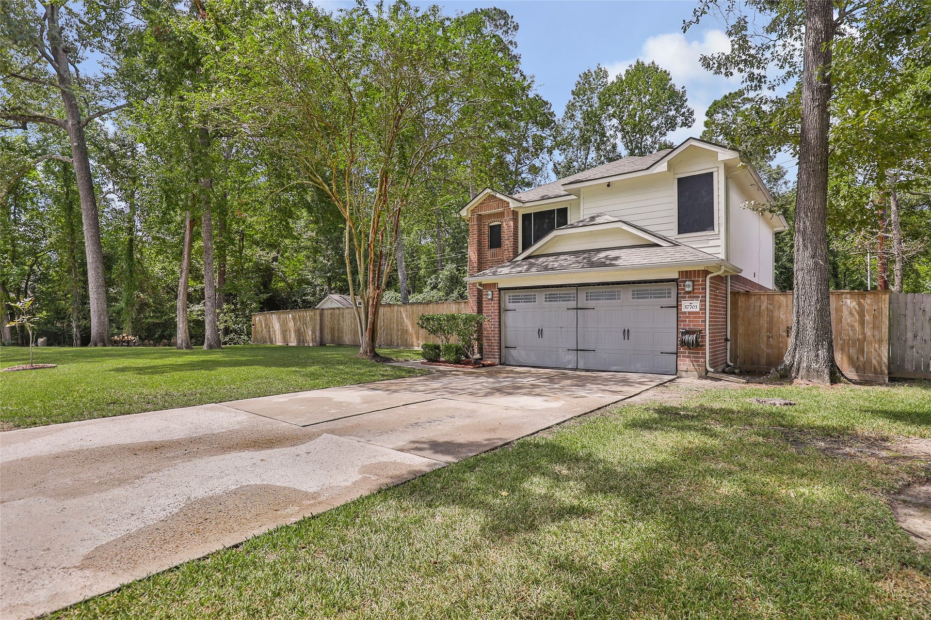 17703 Typhoon Way, Crosby, TX 77532