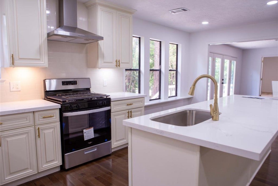 1710 Hill Top Lane, Kingwood, TX 77339 1710 Hill Top Lane, Kingwood, TX 77339