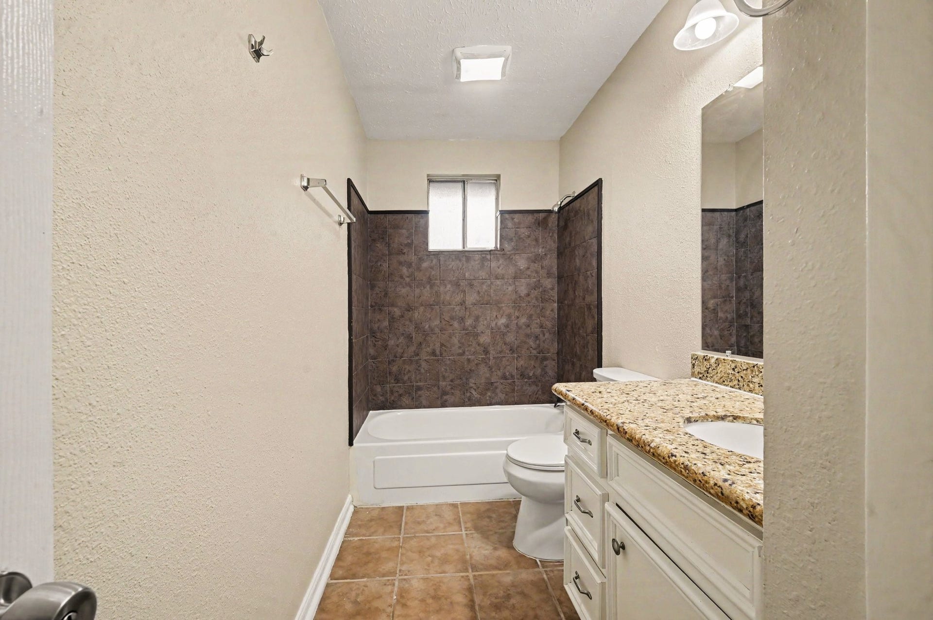 300 Castlelake Drive, Friendswood, TX 77546 300 Castlelake Drive, Friendswood, TX 77546