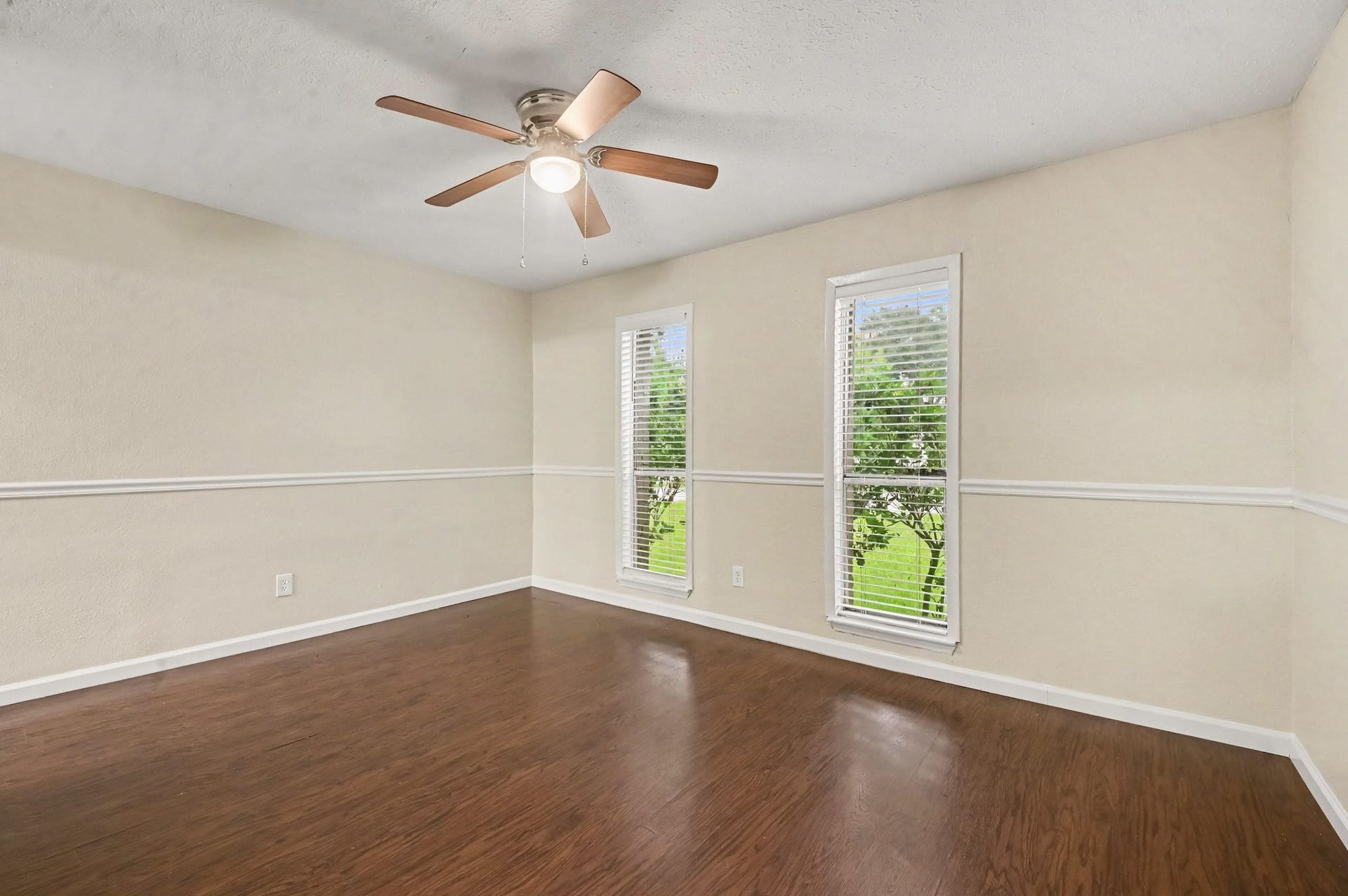 300 Castlelake Drive, Friendswood, TX 77546 300 Castlelake Drive, Friendswood, TX 77546