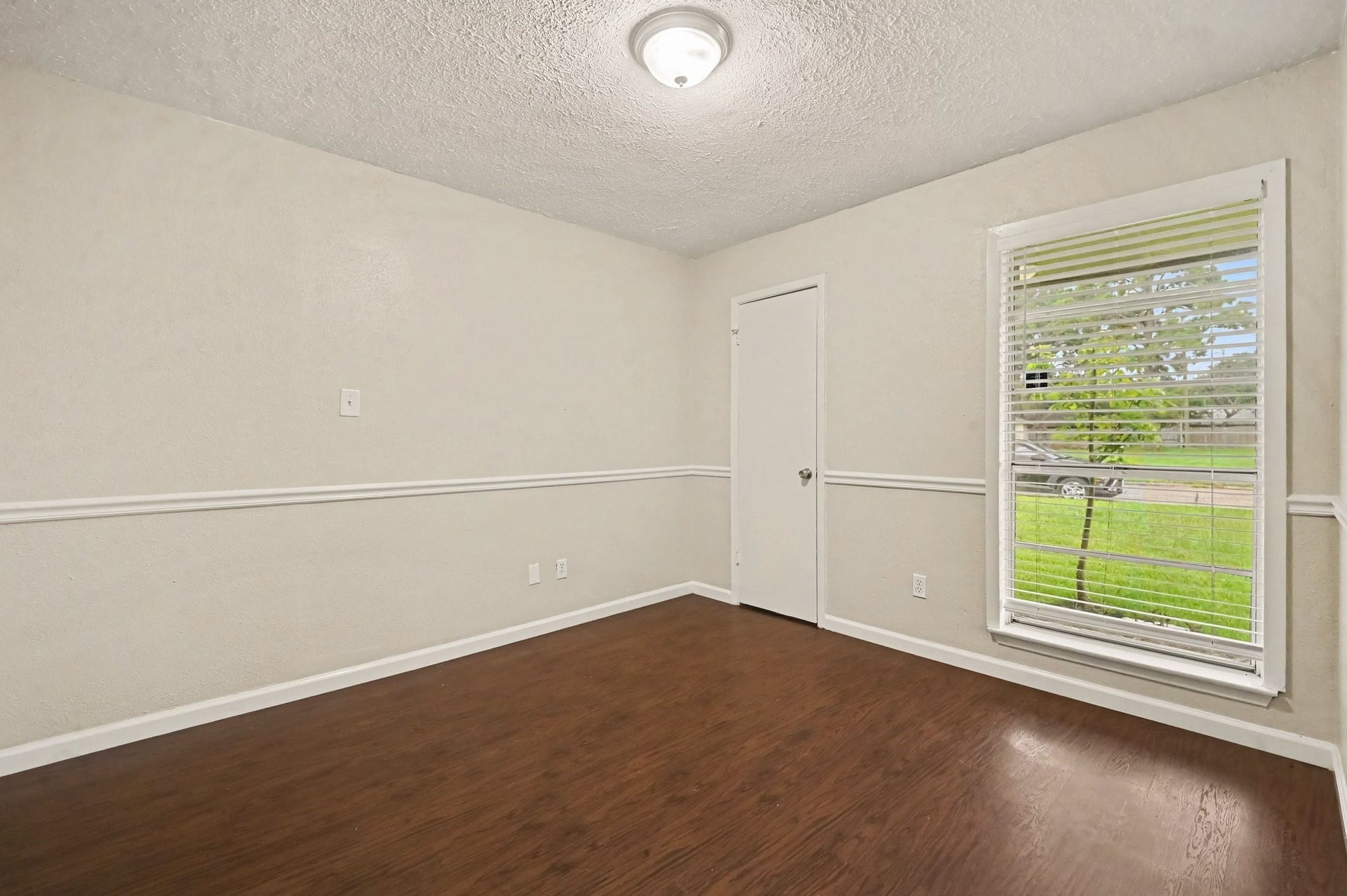 300 Castlelake Drive, Friendswood, TX 77546 300 Castlelake Drive, Friendswood, TX 77546