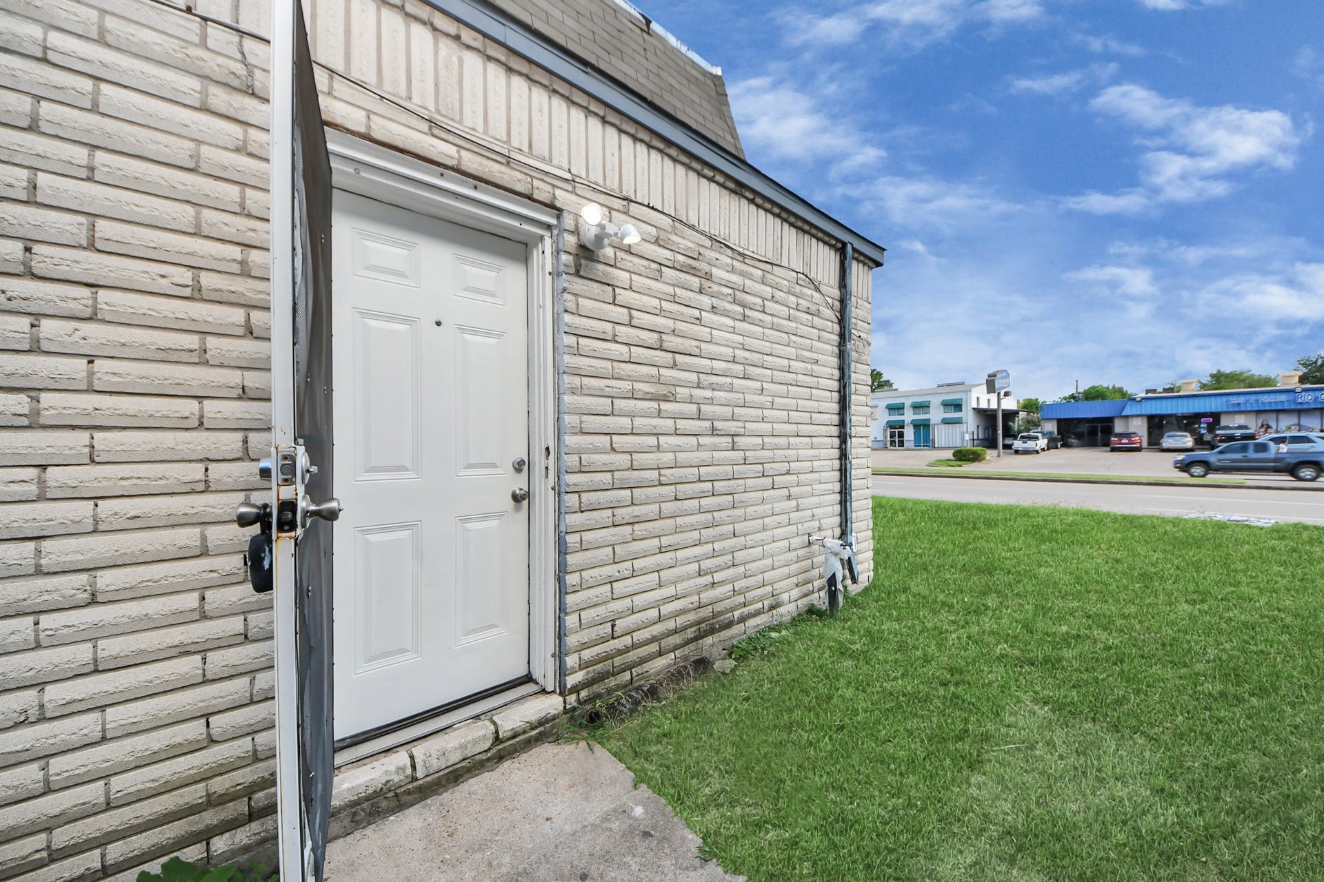 12068 Beechnut Street Street, #C, Houston, TX 77072 12068 Beechnut Street Street, #C, Houston, TX 77072
