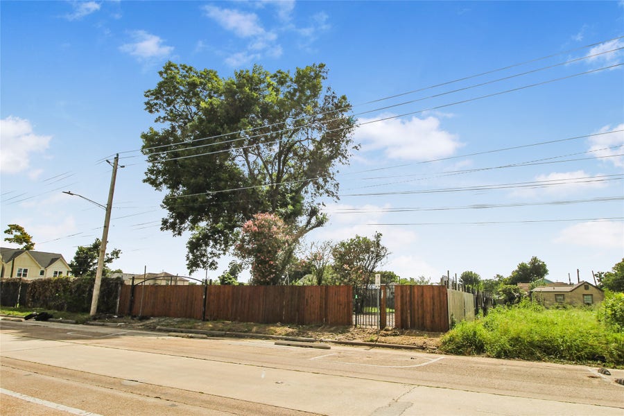 Property photo for 5015 Elysian Street, Houston, TX