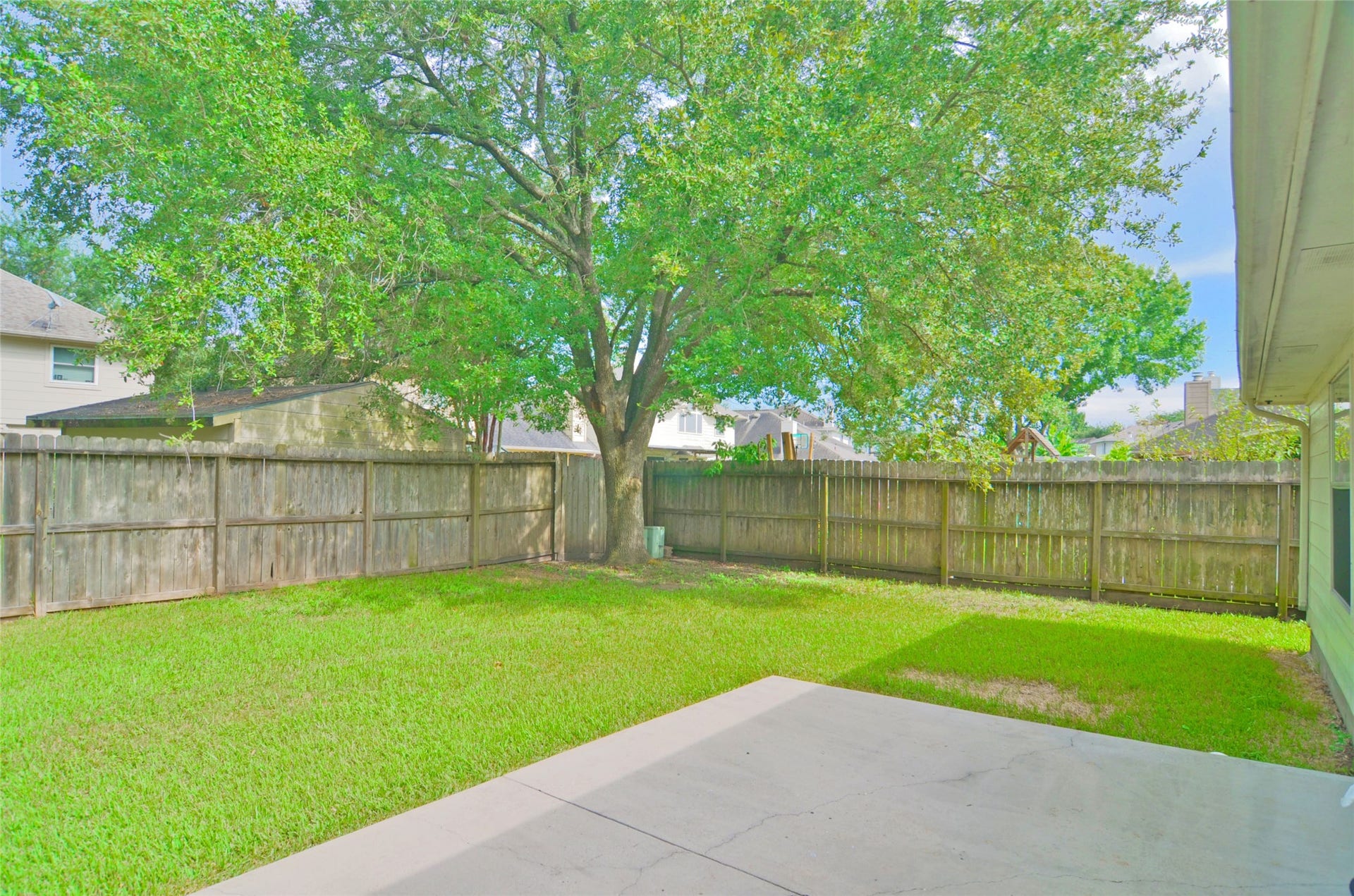16915 Lighthouse View Drive, Friendswood, TX 77546