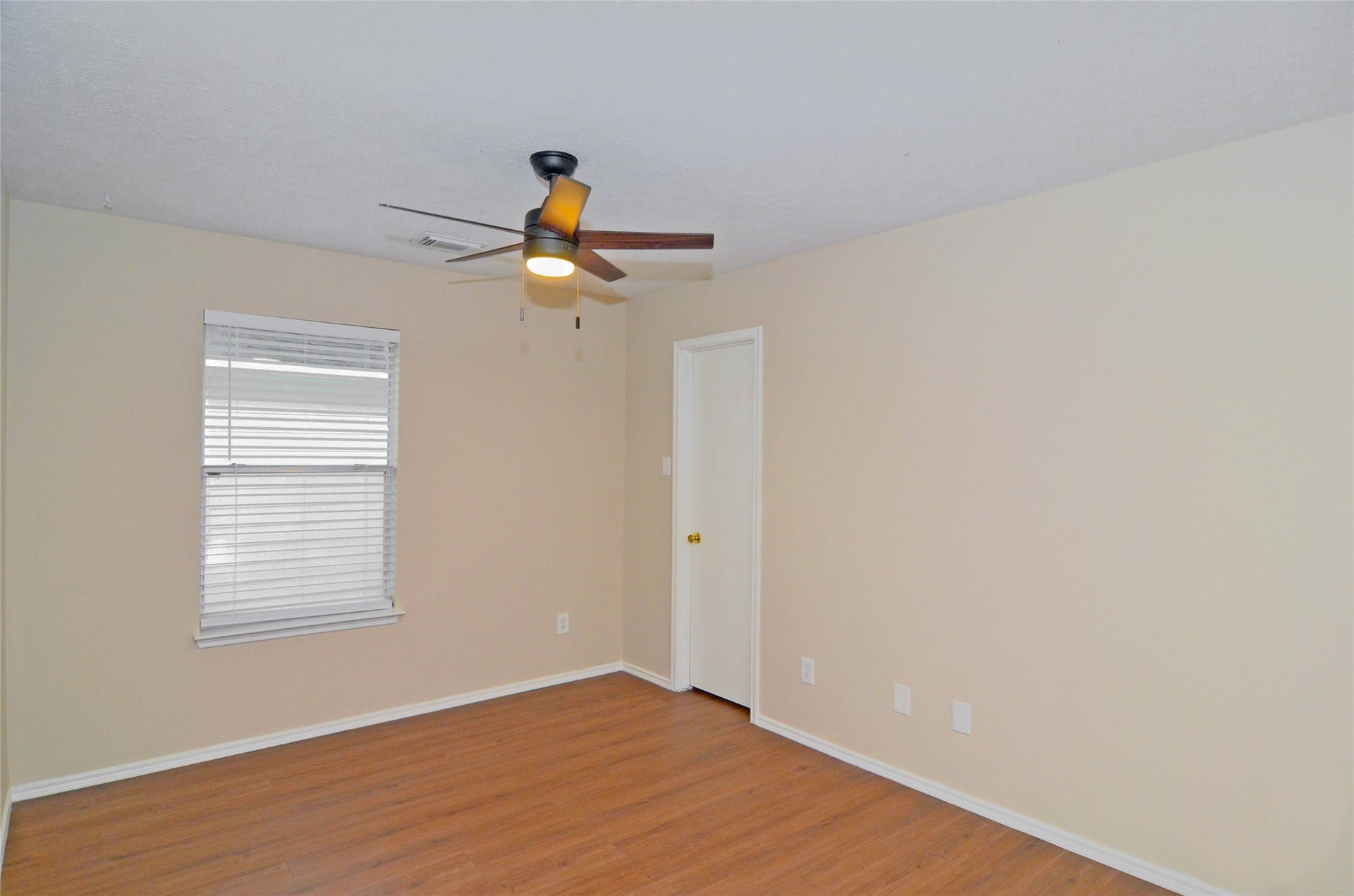 Game room/walk in closet