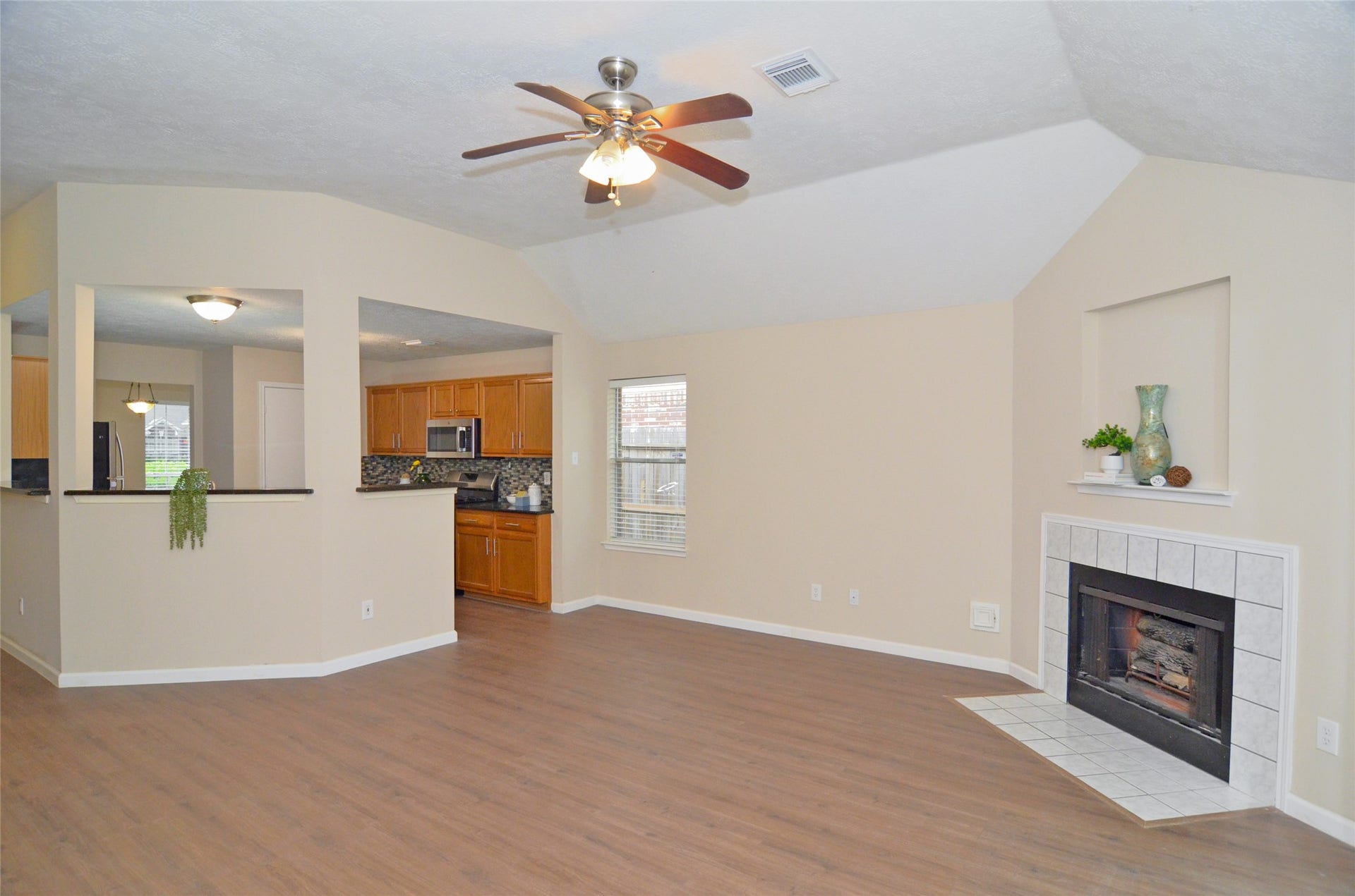 16915 Lighthouse View Drive, Friendswood, TX 77546