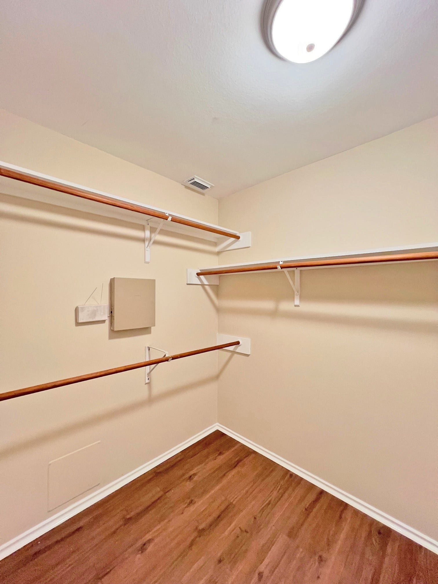 Primary bedroom/large walk in closet
