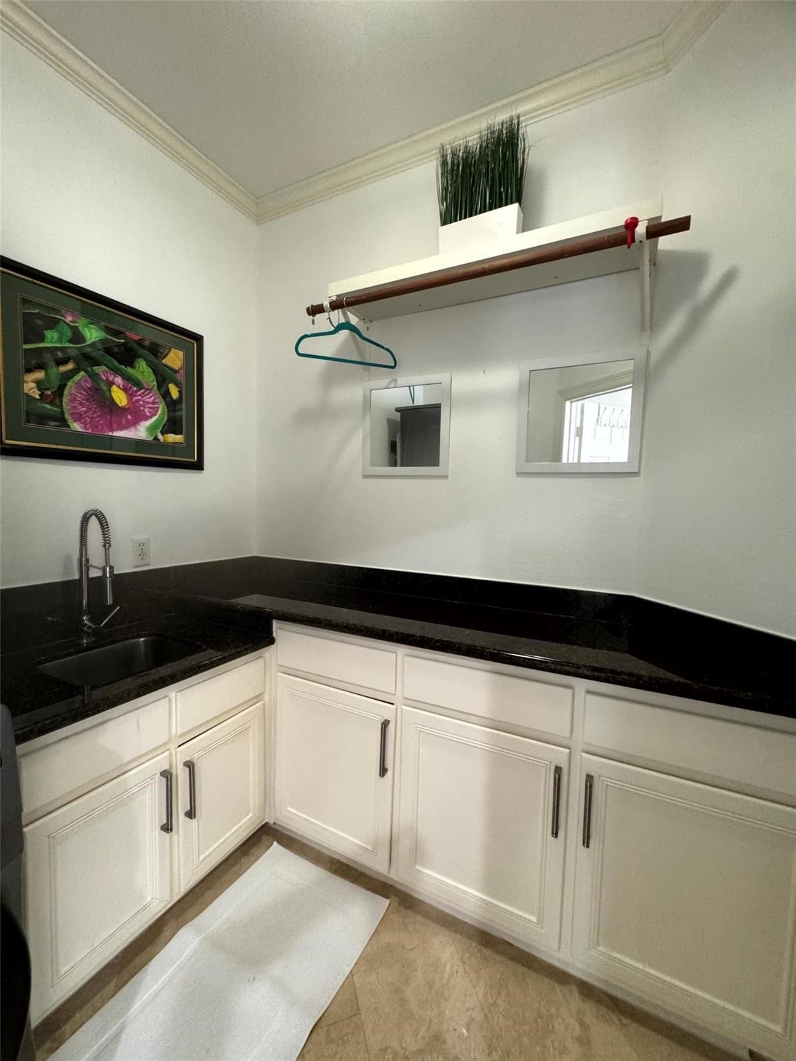 824 Birdsall Street, Houston, TX 77007 Laundry Area
