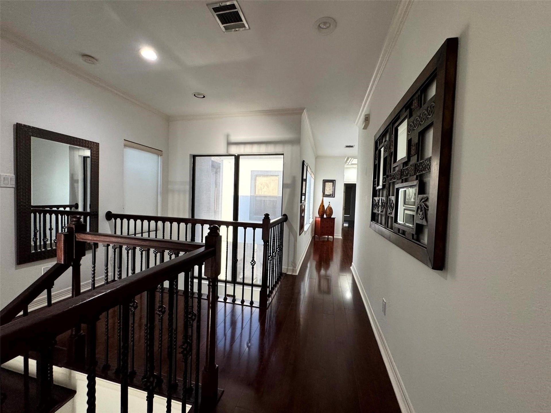824 Birdsall Street, Houston, TX 77007 Upstairs Hallway