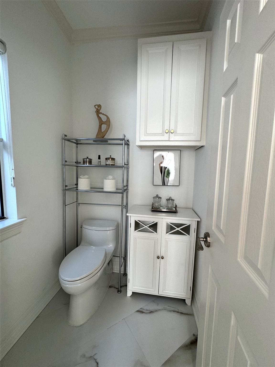 824 Birdsall Street, Houston, TX 77007 Bathroom