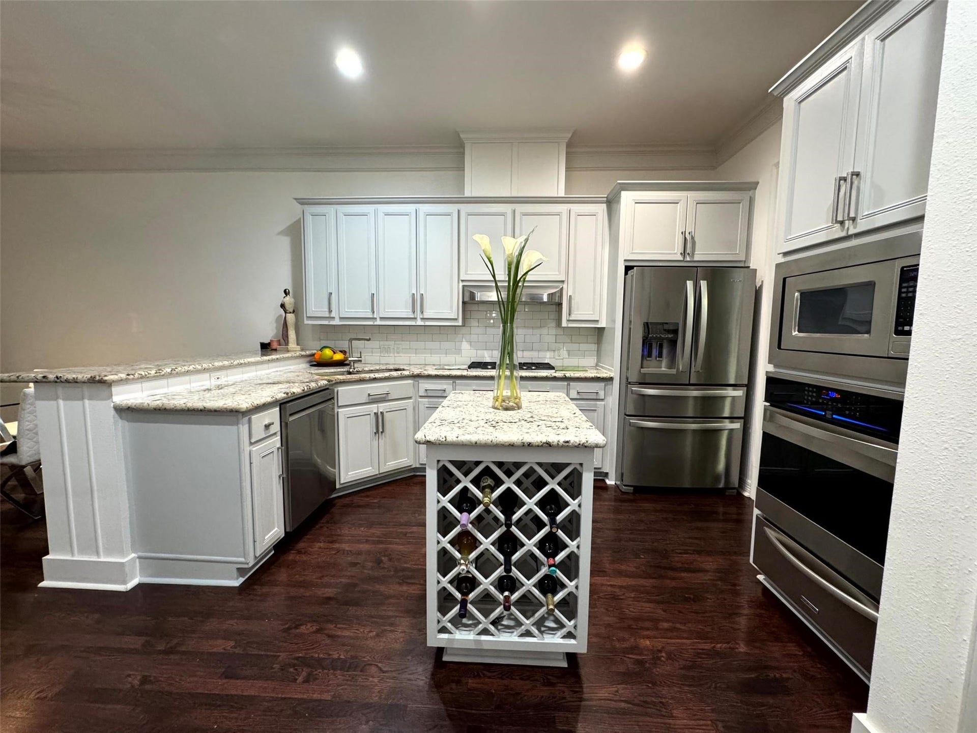 824 Birdsall Street, Houston, TX 77007 Kitchen