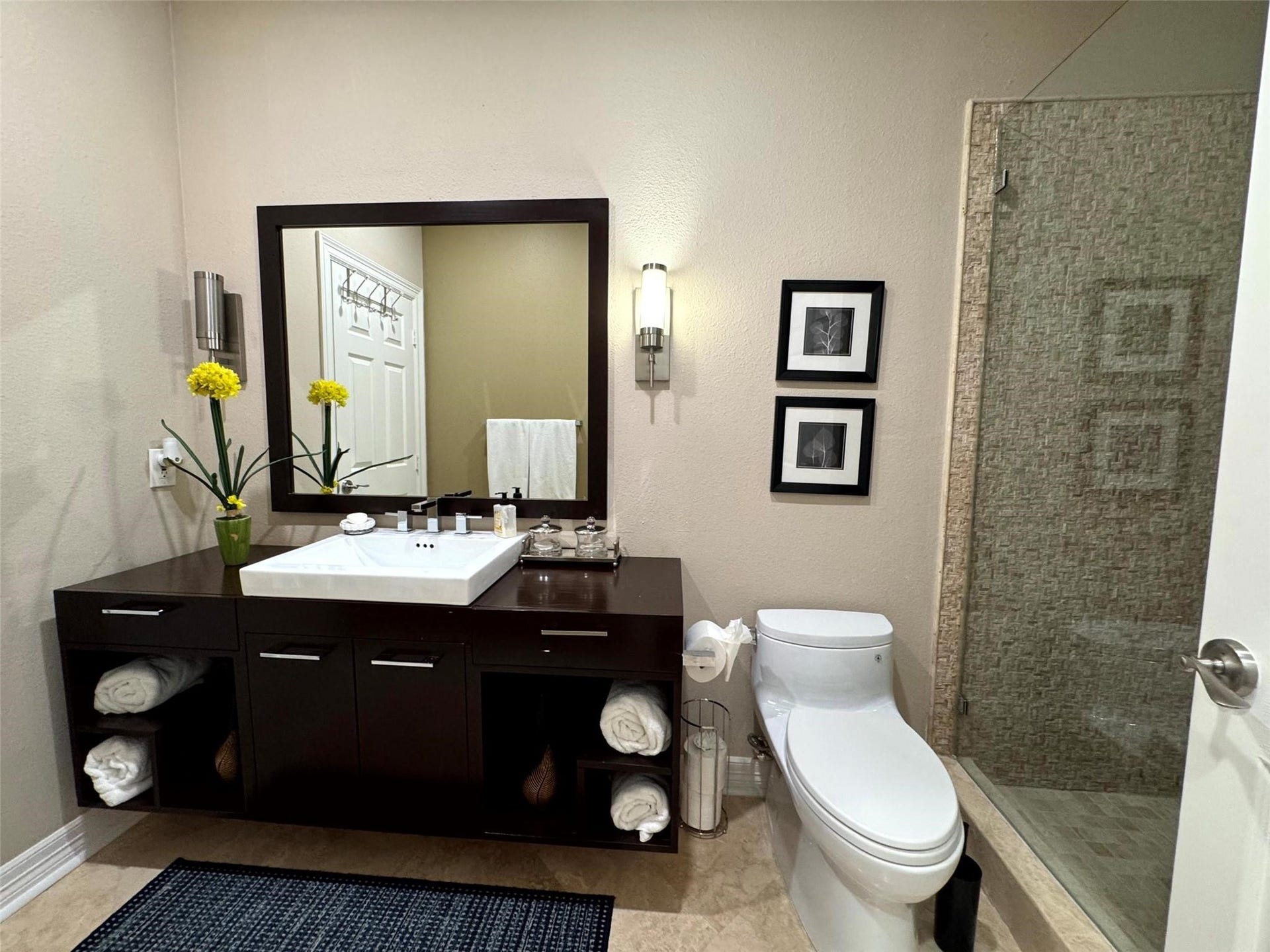 824 Birdsall Street, Houston, TX 77007 Bathroom Vanity