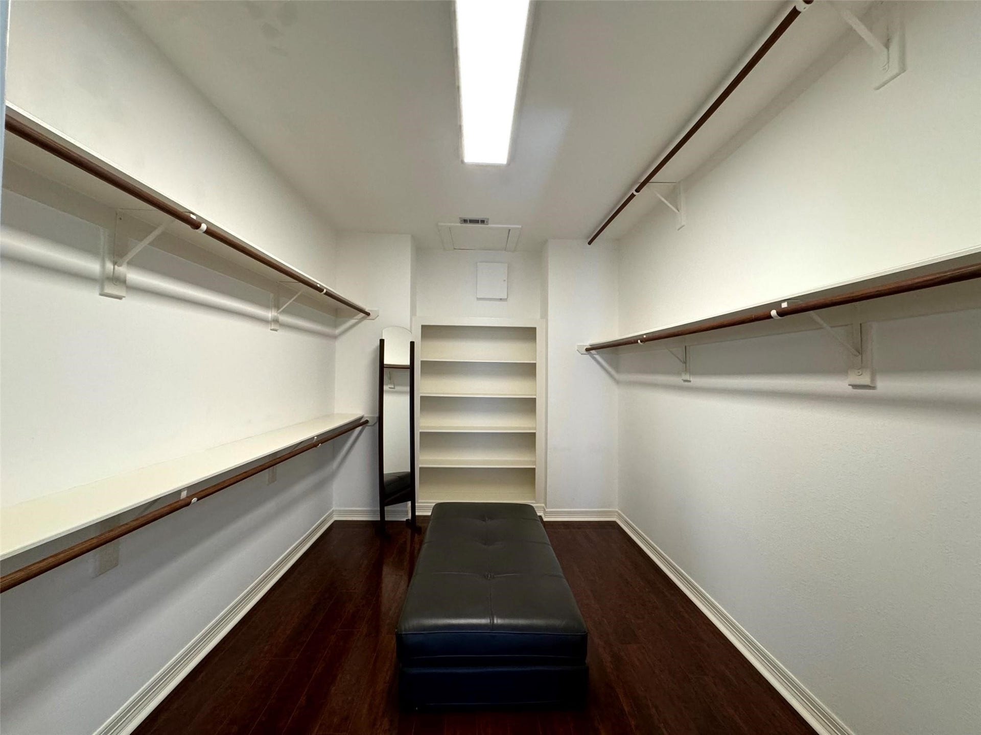 824 Birdsall Street, Houston, TX 77007 Walk-In Closet