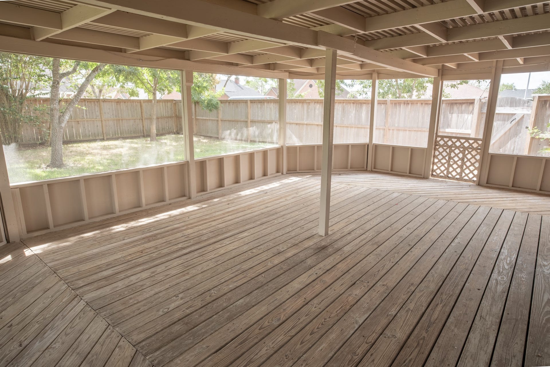 Screened in Porch