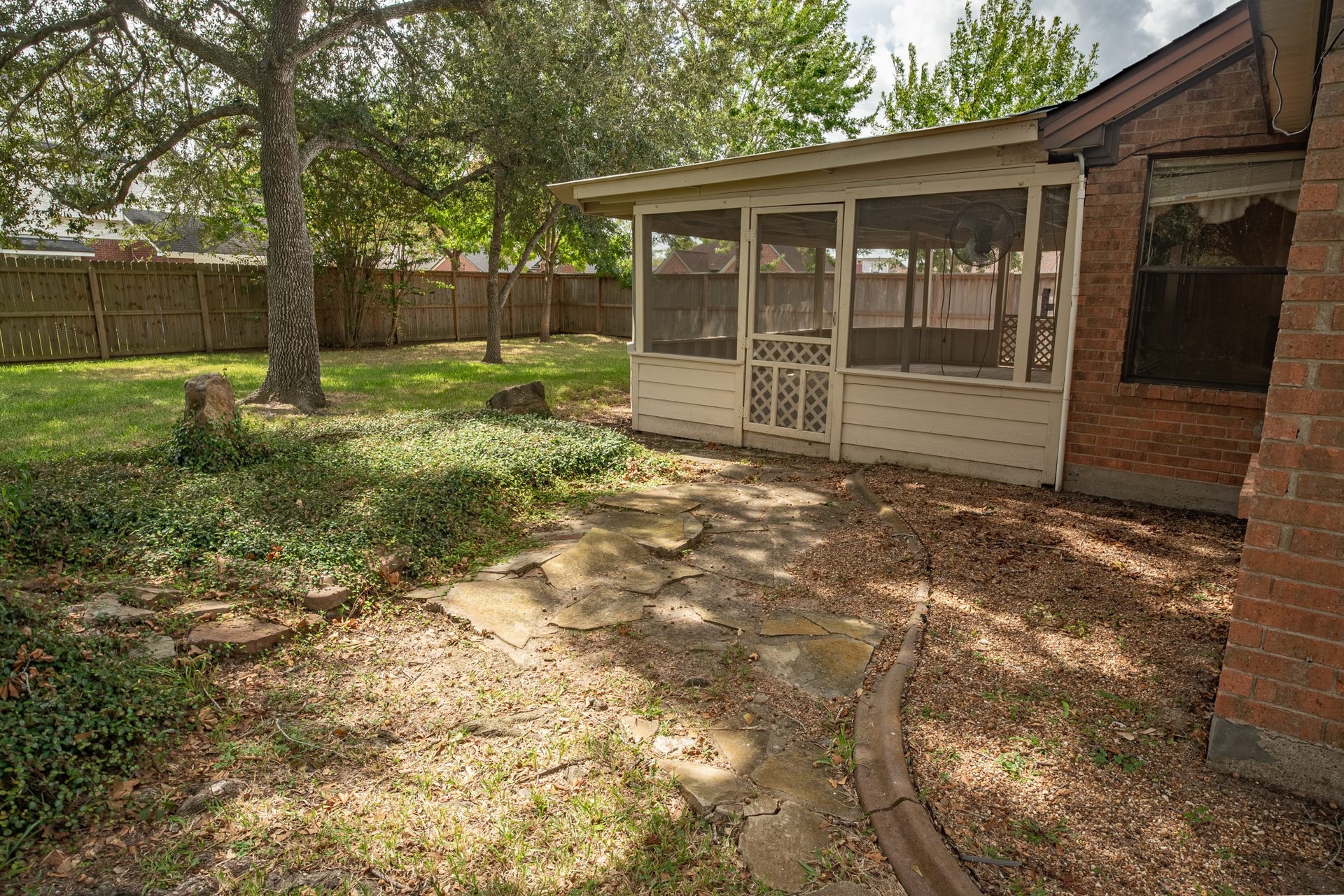 Side Entrance-Porch