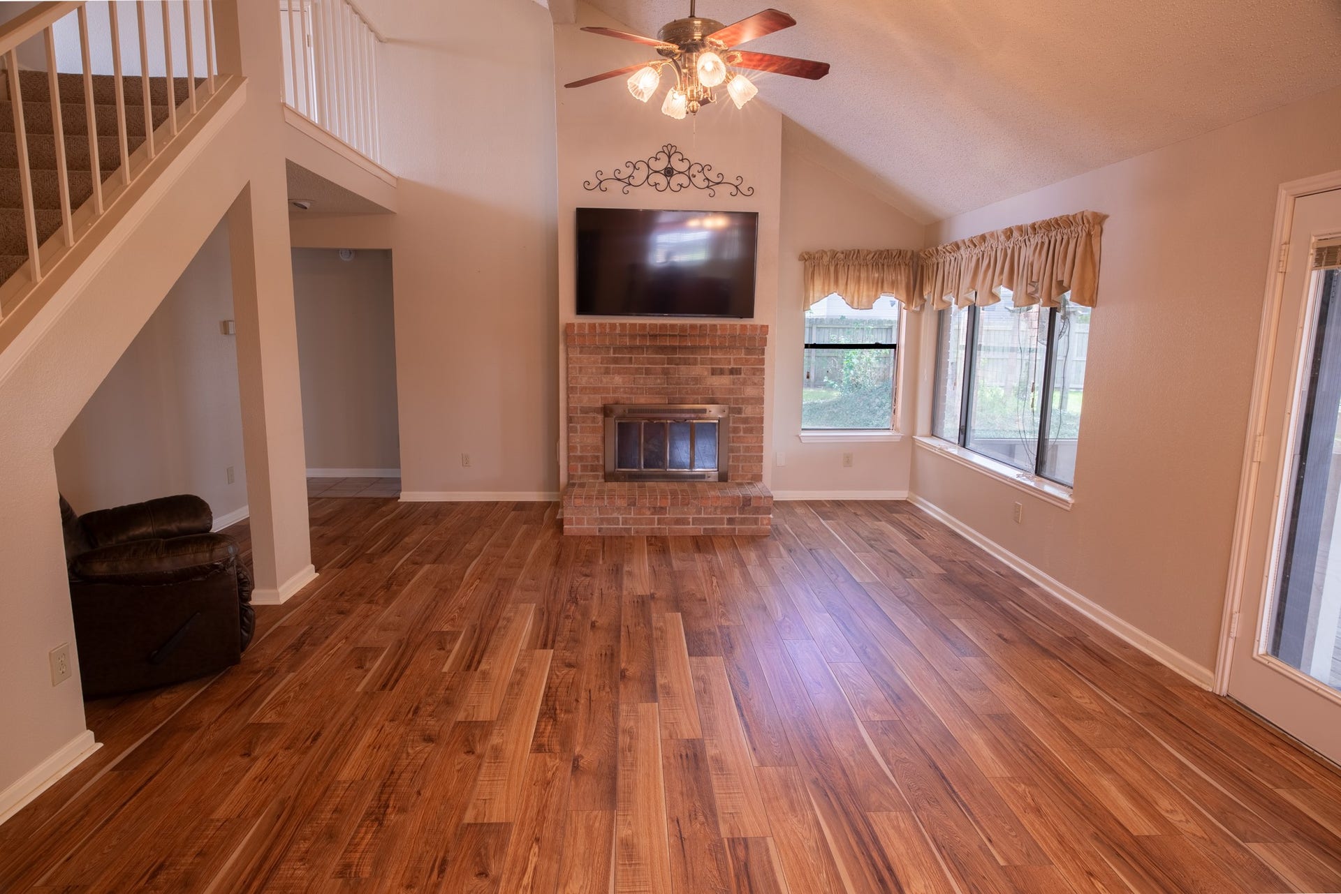 Vaulted Ceilings in the Living Room