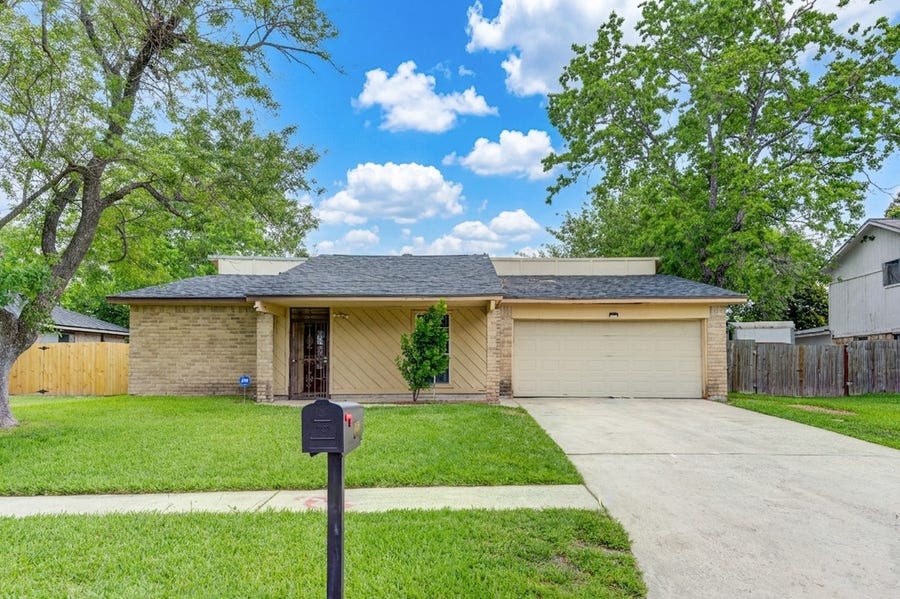 Property photo for 6510 Trail Valley Way, Houston, TX