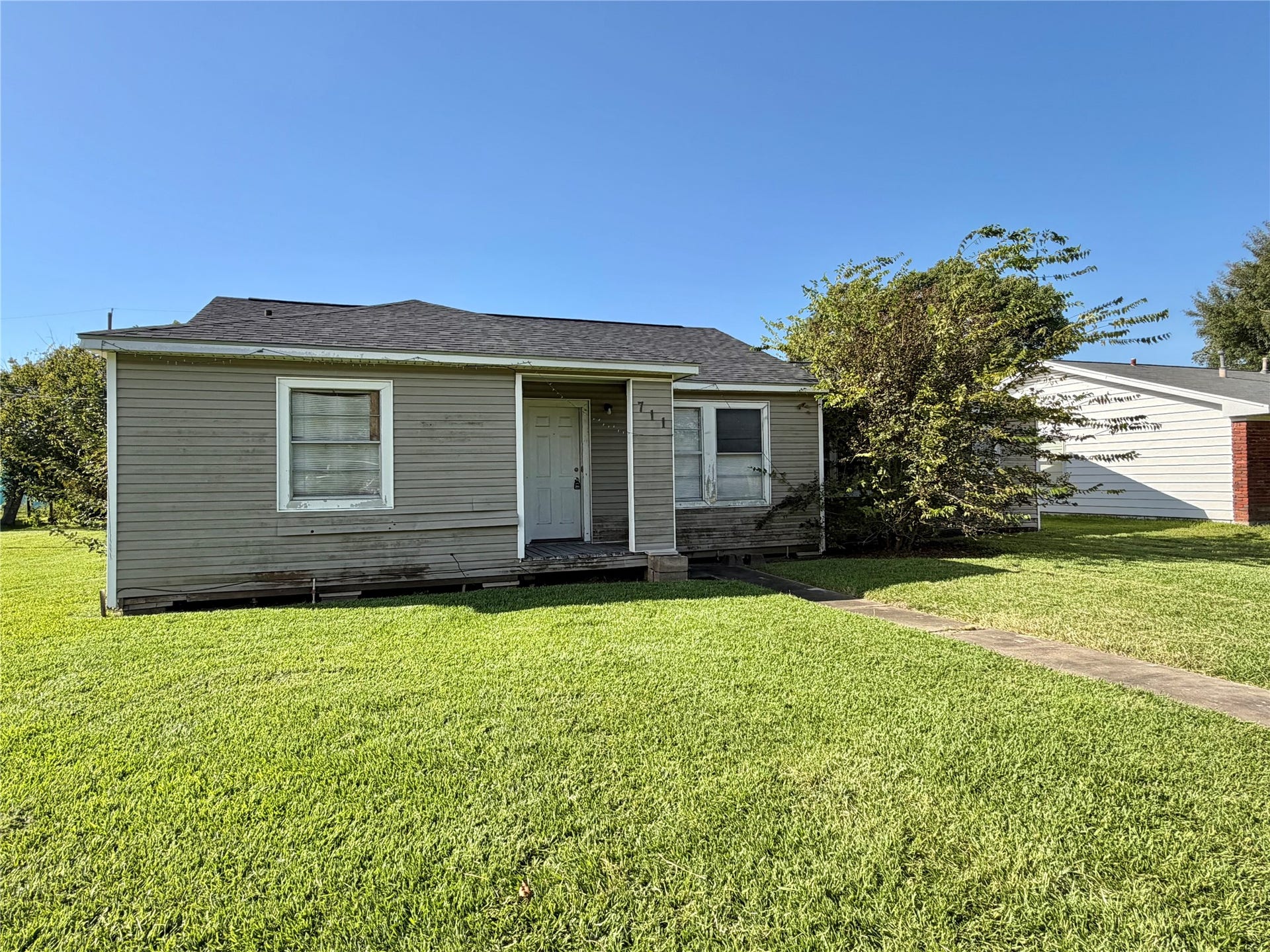 711 W 7th Street, Freeport, TX 77541 711 W 7th Street, Freeport, TX 77541
