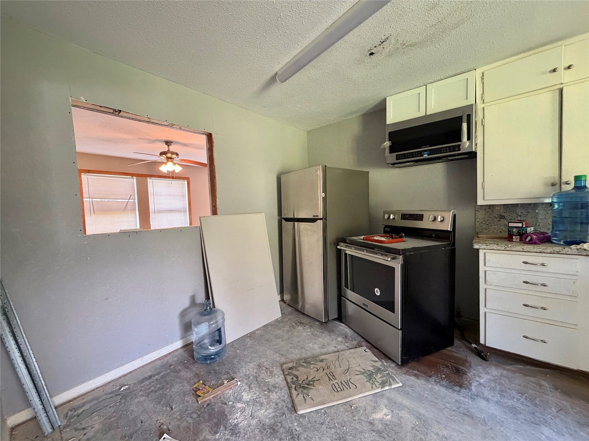711 W 7th Street, Freeport, TX 77541 Kitchen