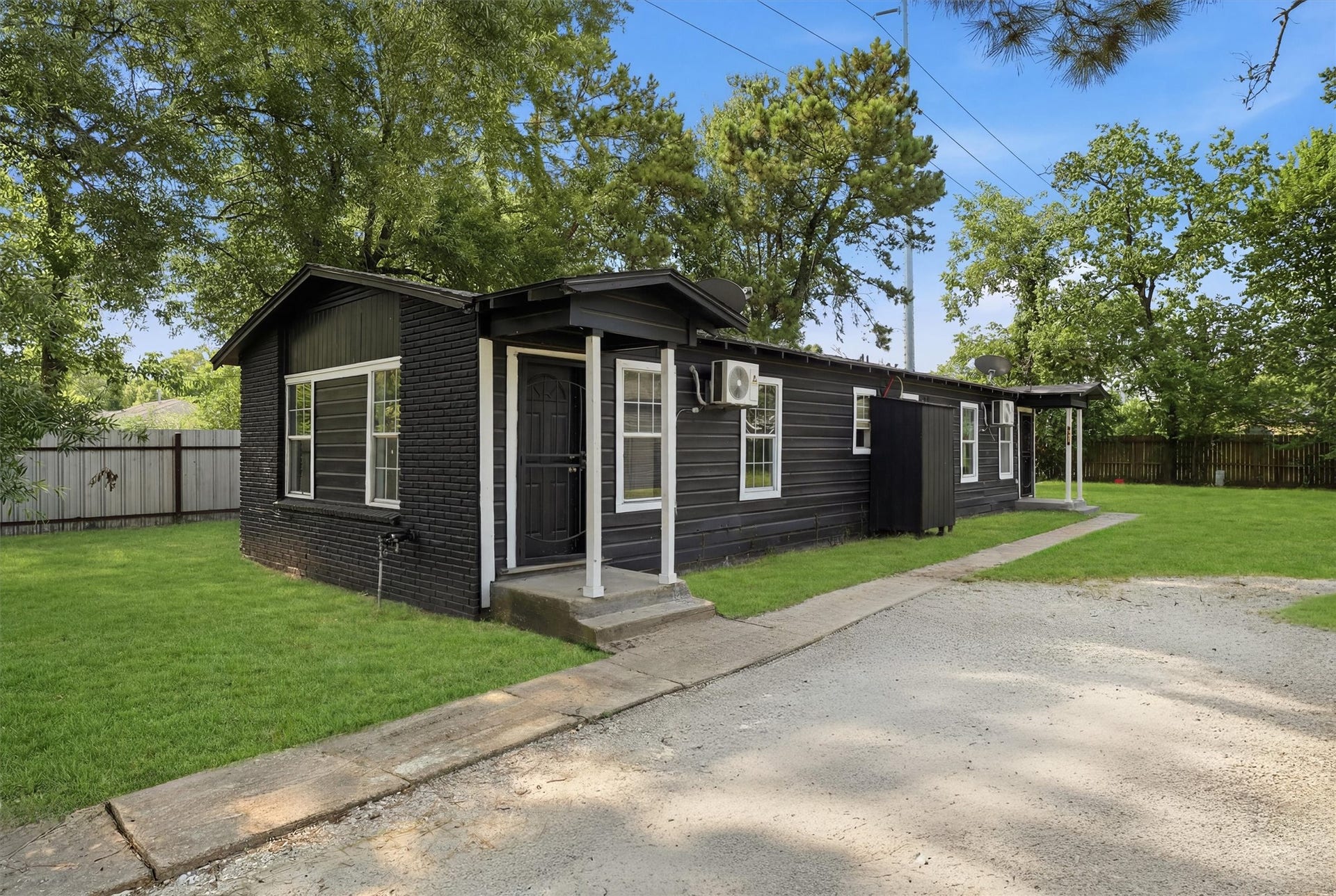 8030 Record Street, Houston, TX 77028 8038 Record St sits on the corner of Record St & Tremont St