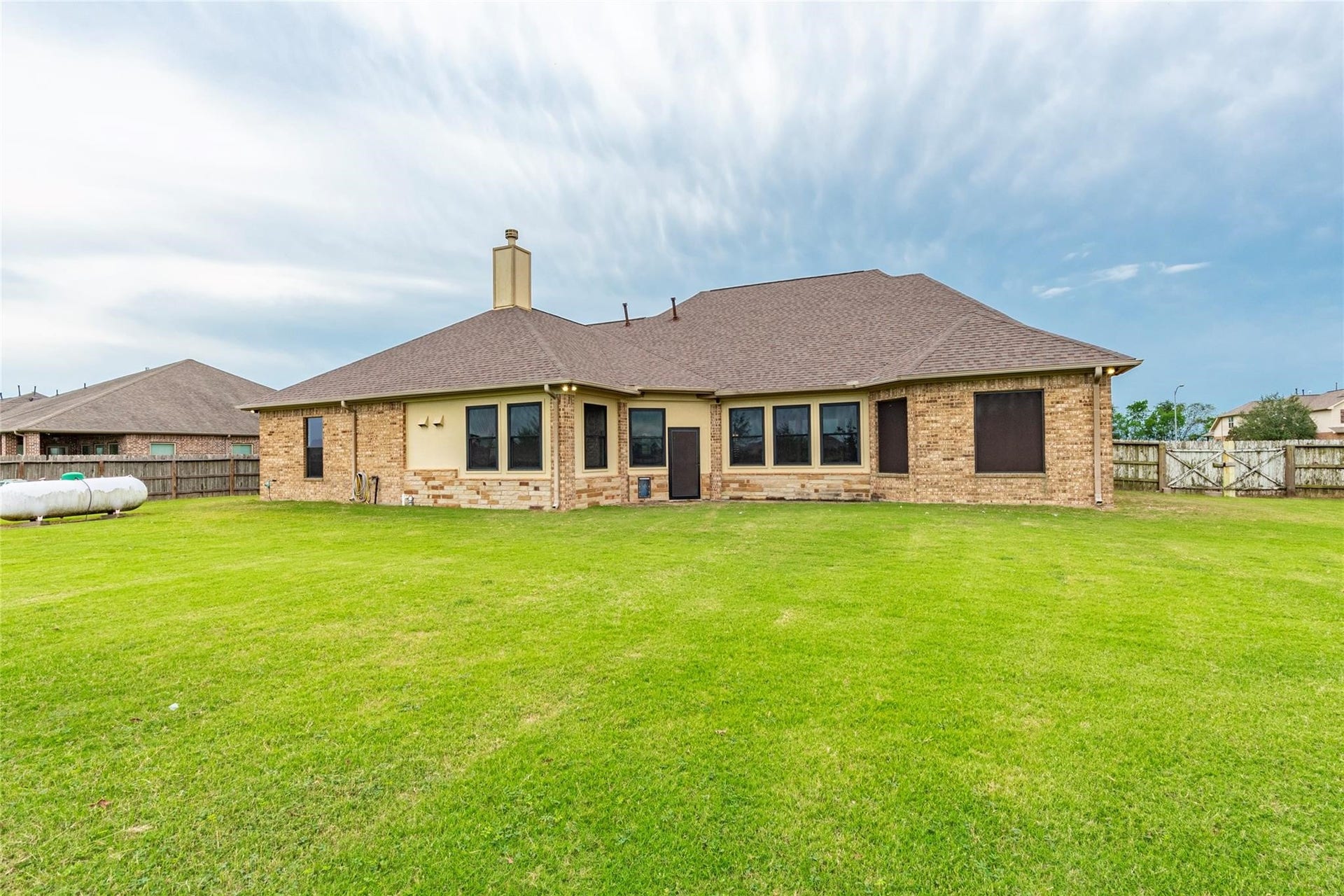 4827 Magnolia Bend Drive, Rosharon, TX 77583 4827 Magnolia Bend Drive, Rosharon, TX 77583