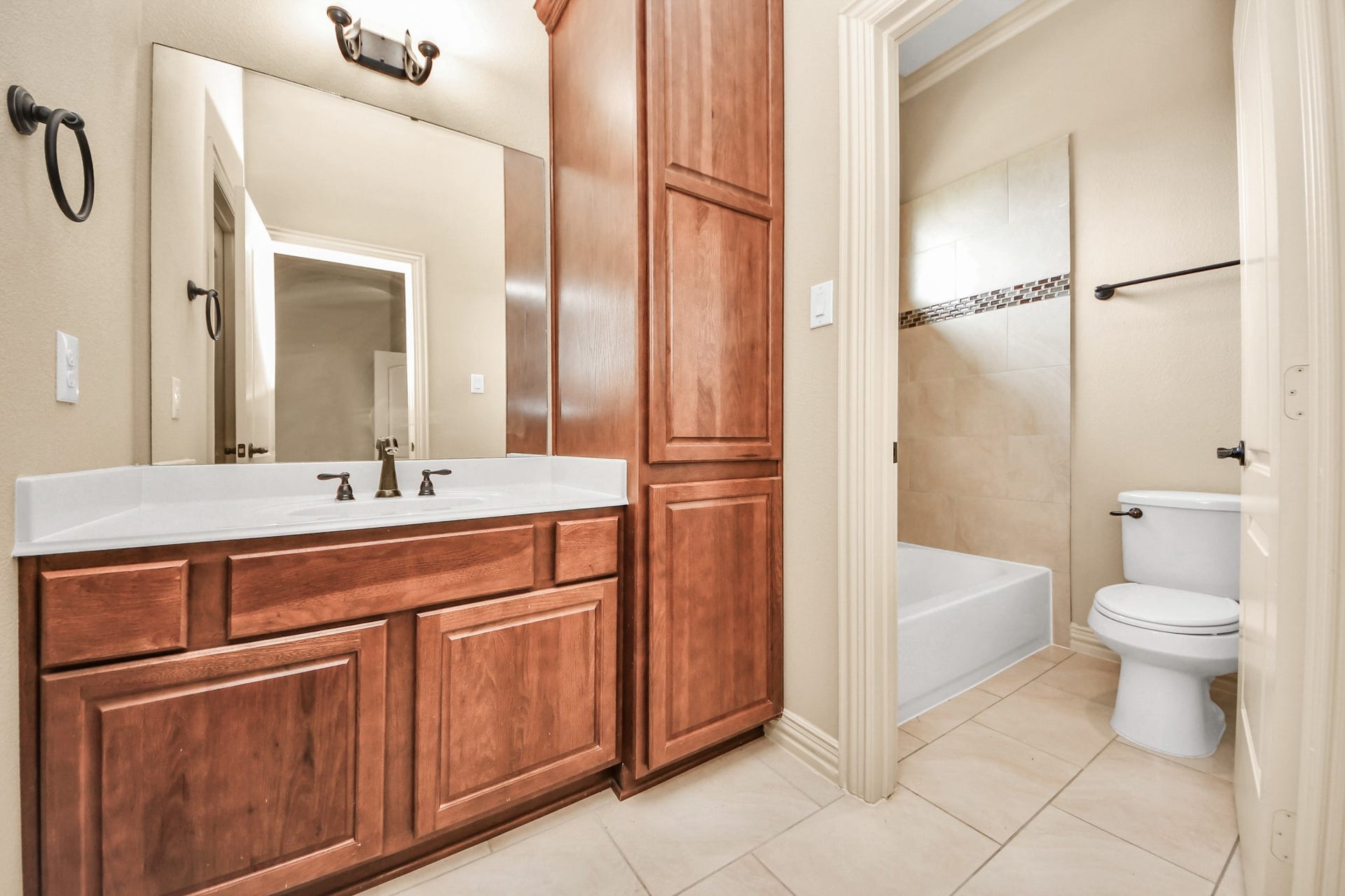 4827 Magnolia Bend Drive, Rosharon, TX 77583 4827 Magnolia Bend Drive, Rosharon, TX 77583