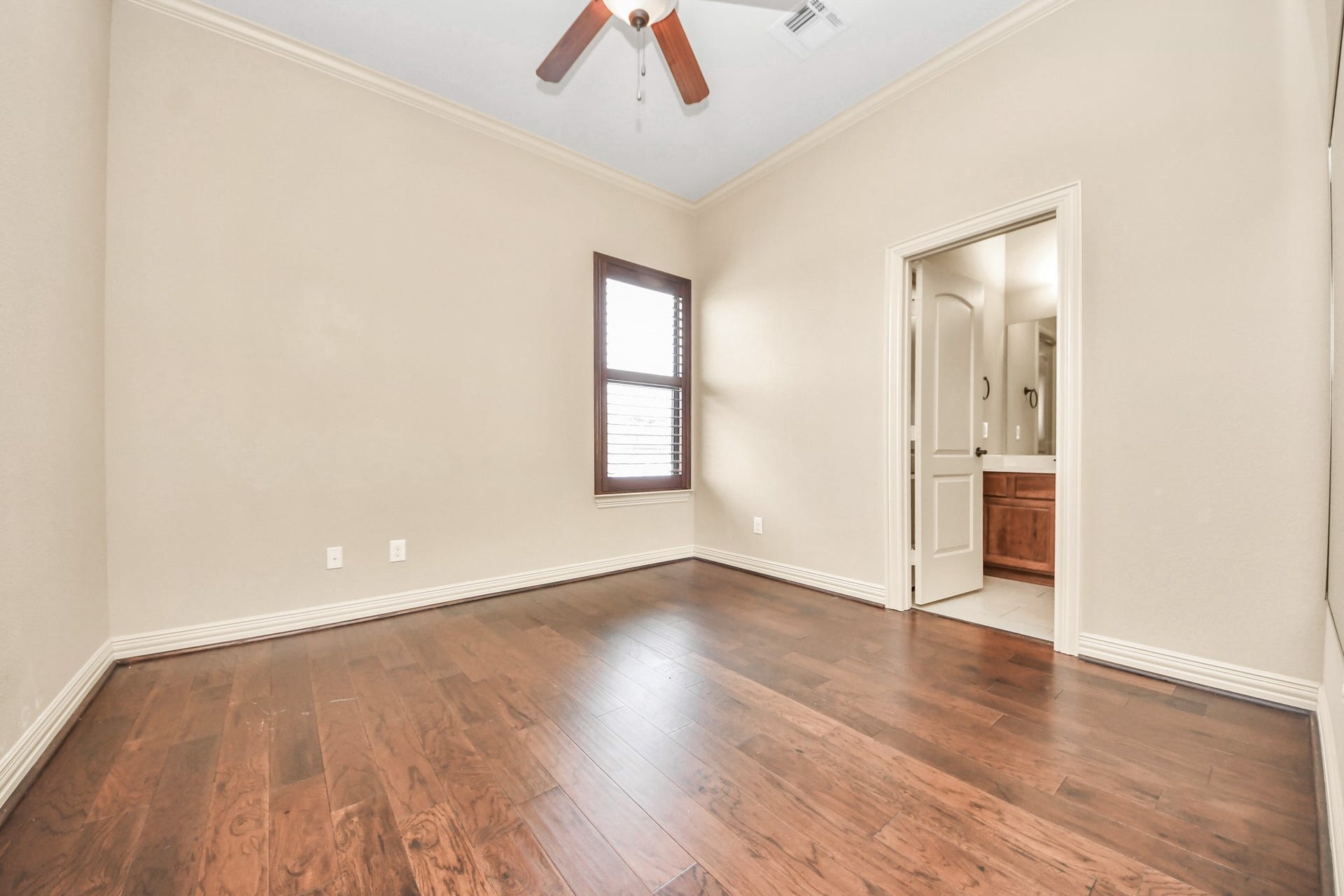 4827 Magnolia Bend Drive, Rosharon, TX 77583 4827 Magnolia Bend Drive, Rosharon, TX 77583