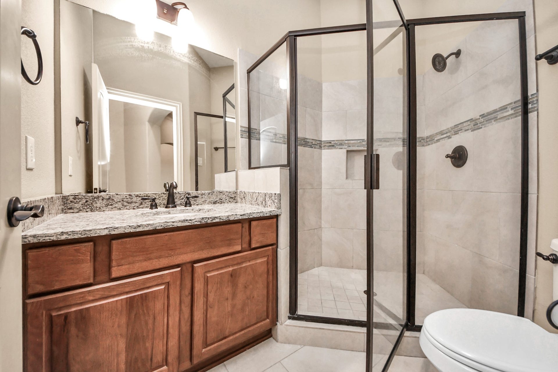 4827 Magnolia Bend Drive, Rosharon, TX 77583 4827 Magnolia Bend Drive, Rosharon, TX 77583