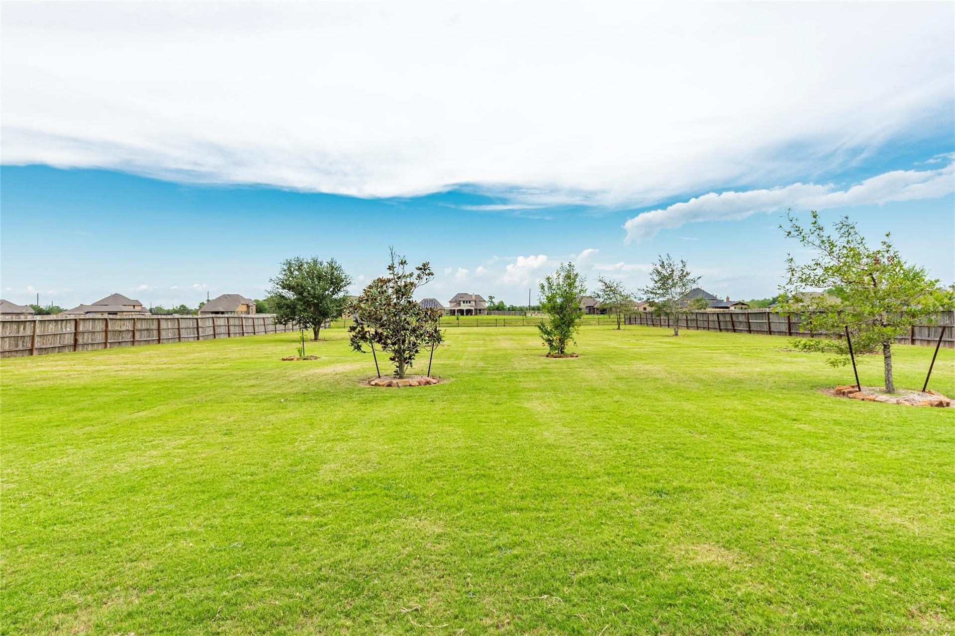 4827 Magnolia Bend Drive, Rosharon, TX 77583 4827 Magnolia Bend Drive, Rosharon, TX 77583
