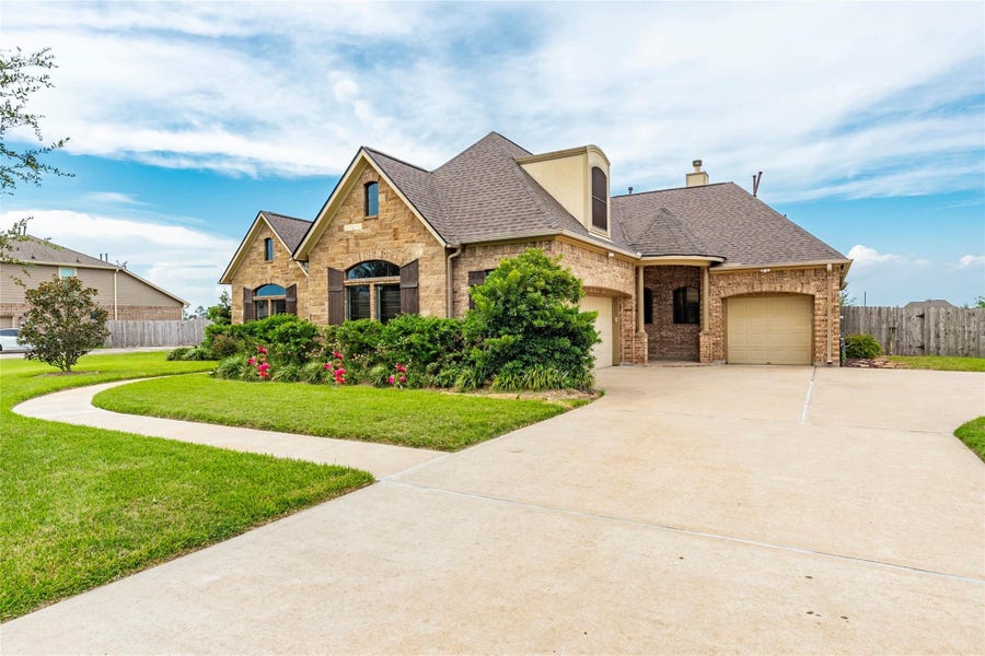 Property photo for 4827 Magnolia Bend Drive, Rosharon, TX