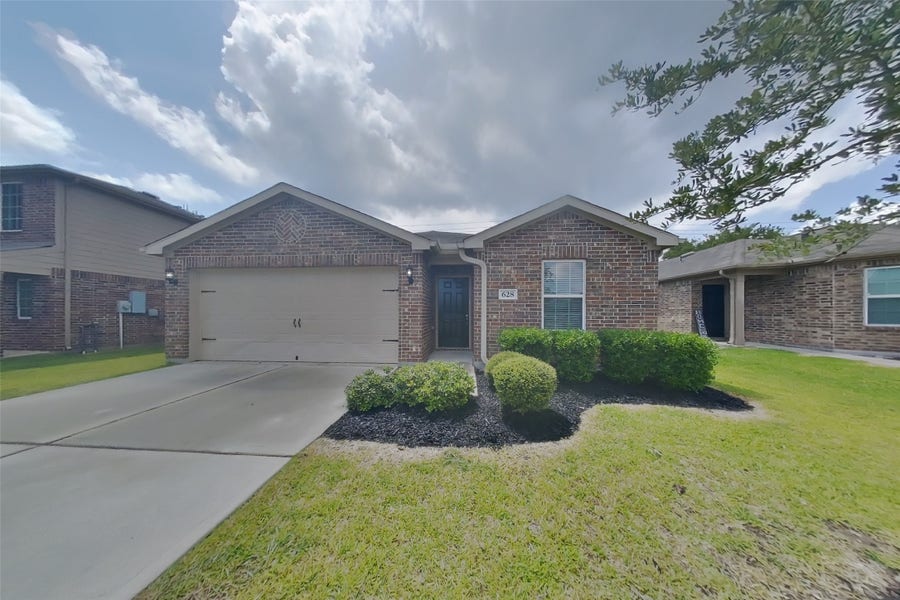 Property photo for 628 Totem Trail Drive, La Marque, TX