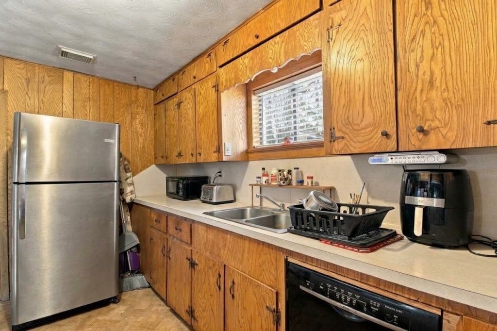 16852 County Road 809, Brazoria, TX 77422