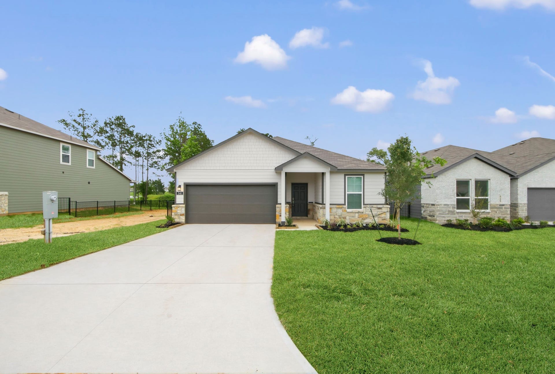 541 Shoreview Drive, Conroe, TX 77303