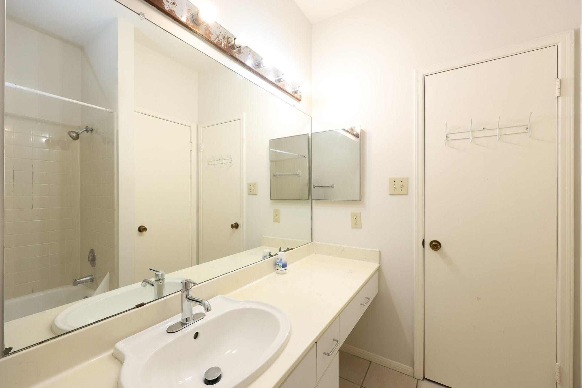 6000 Reims Road, #3410, Houston, TX 77036 6000 Reims Road, #3410, Houston, TX 77036