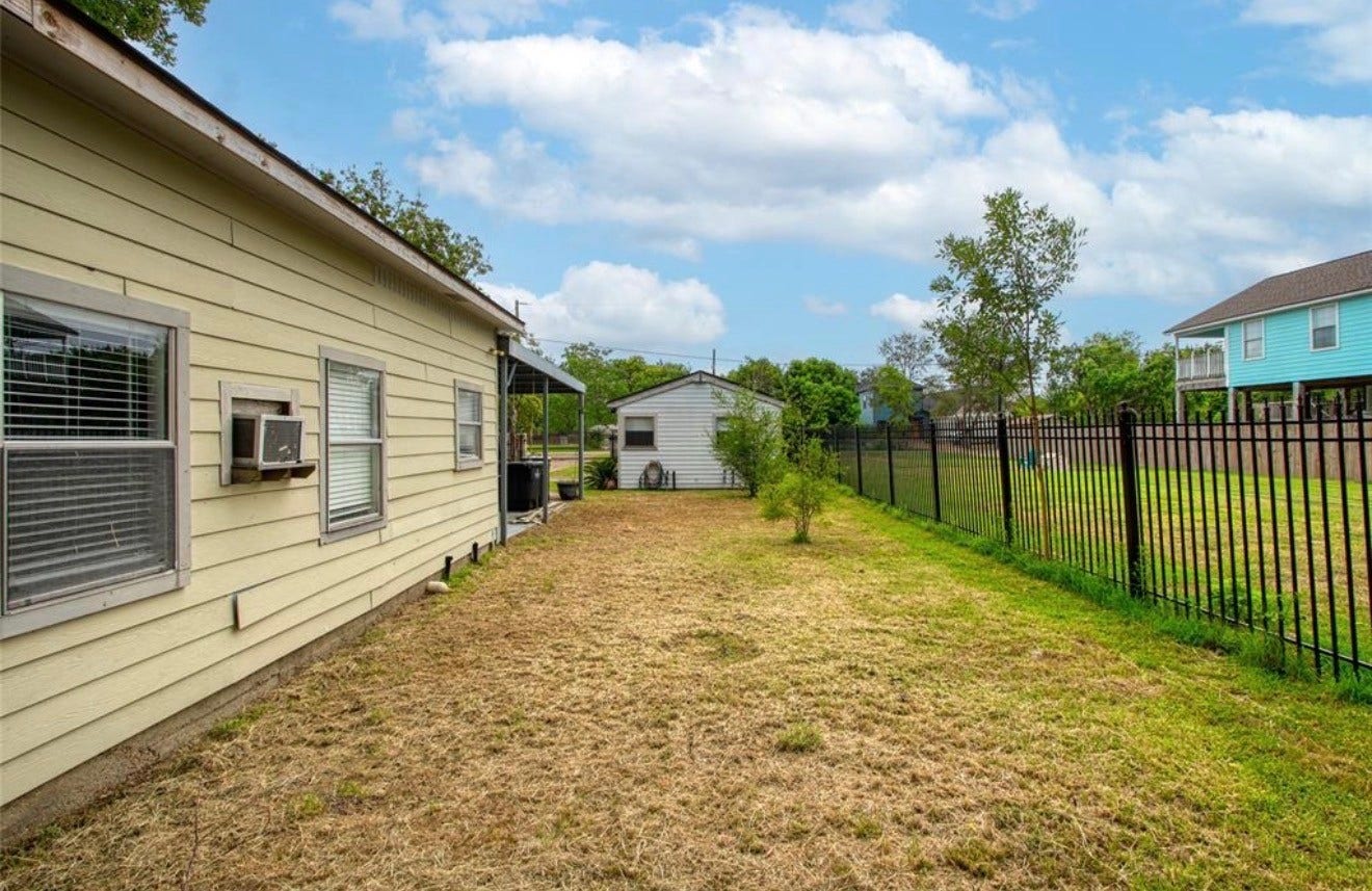 118 4th Street, Dickinson, TX 77539 118 4th Street, Dickinson, TX 77539