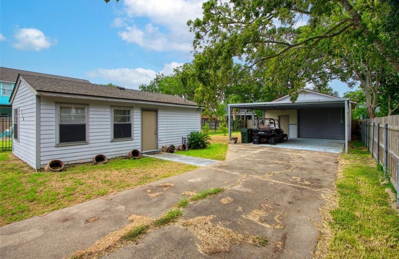 118 4th Street, Dickinson, TX 77539 118 4th Street, Dickinson, TX 77539