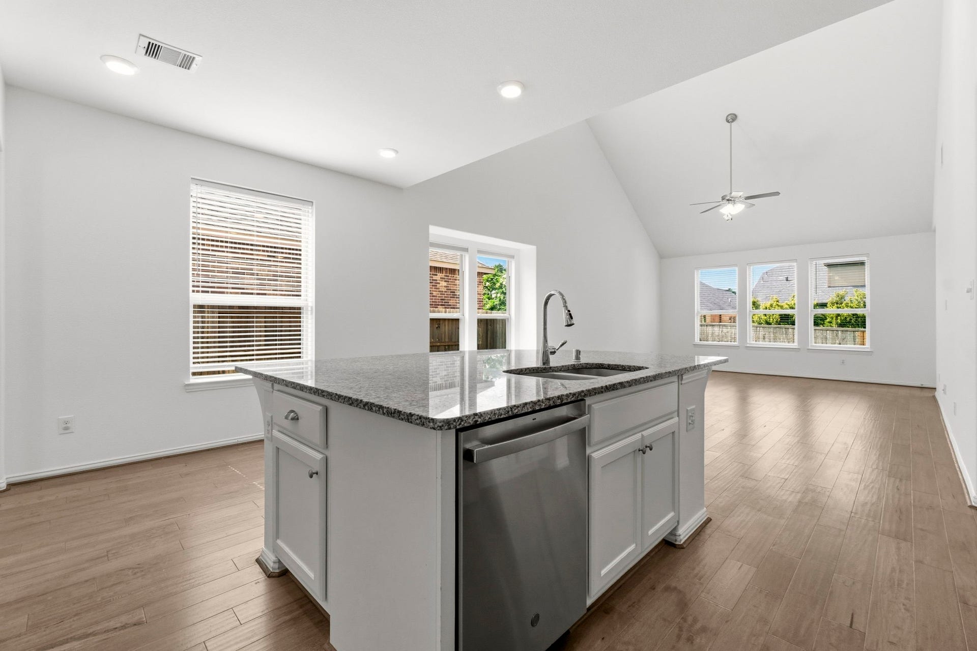 141 Emory Birch Drive, Montgomery, TX 77316 141 Emory Birch Drive, Montgomery, TX 77316