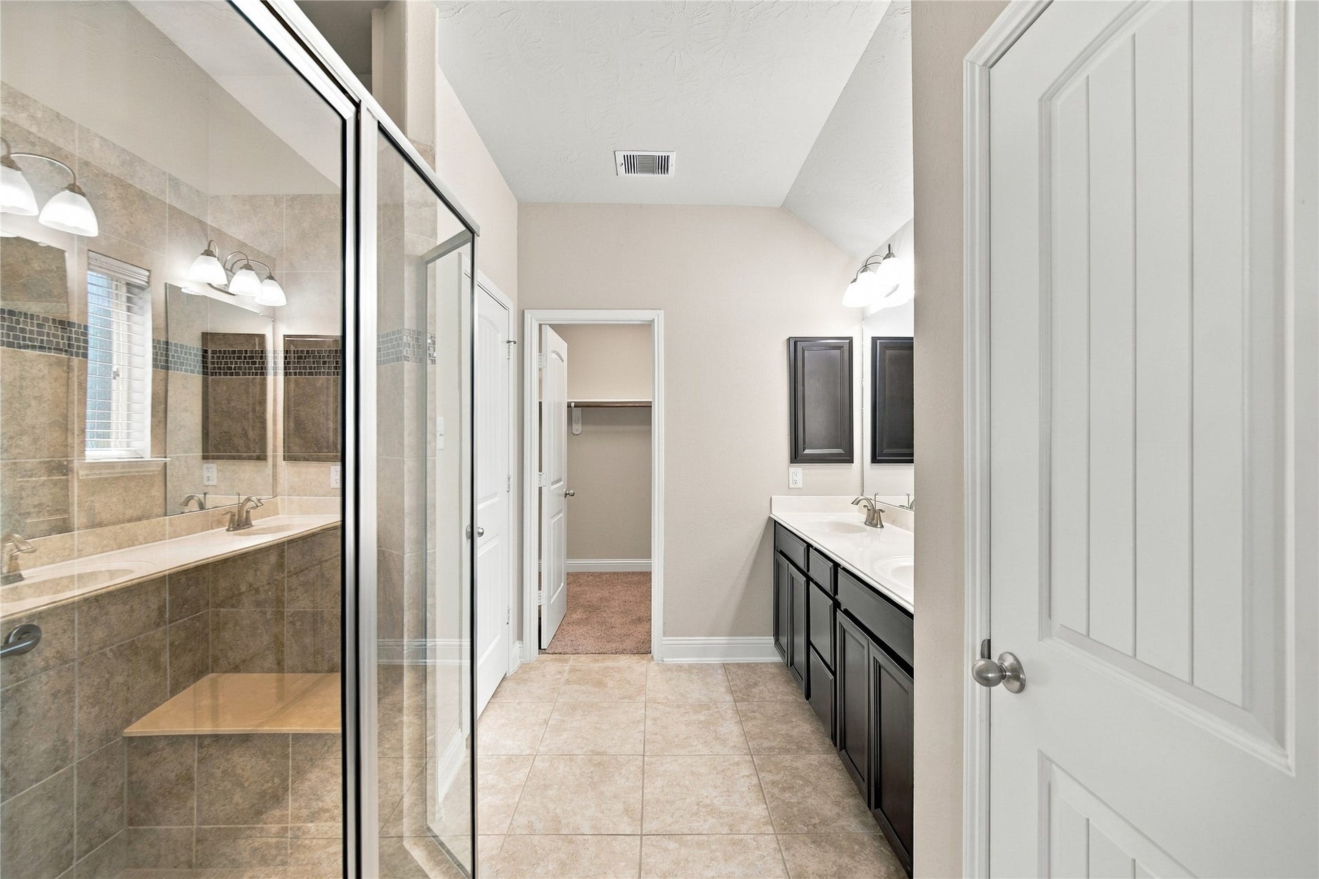 8119 W Pine Creek Bend, Cypress, TX 77433 The primary ensuite!