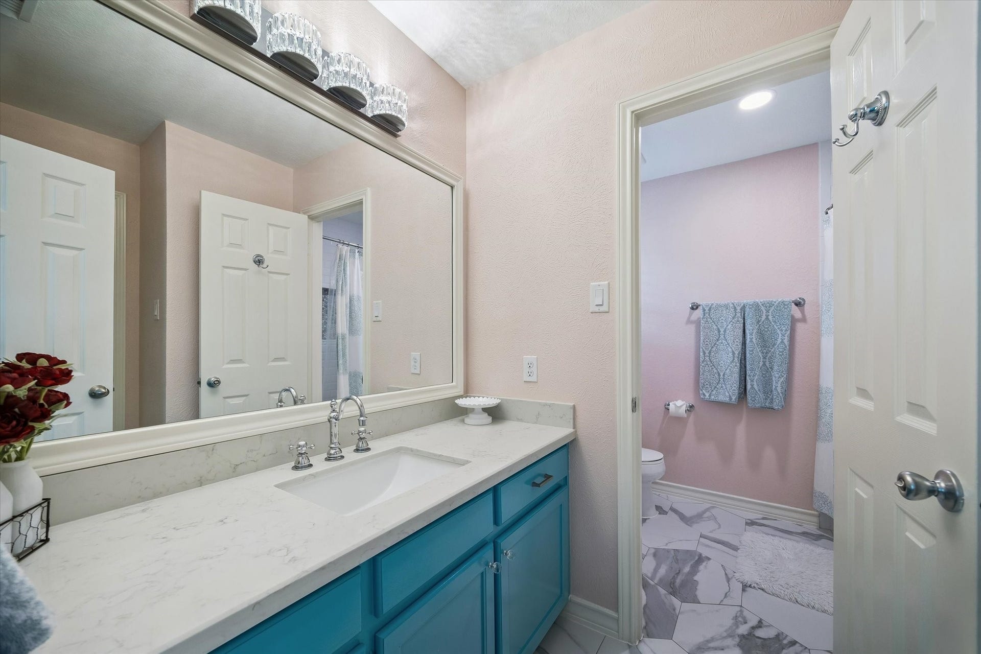 26 Epping Forest Way, Sugar Land, TX 77479
